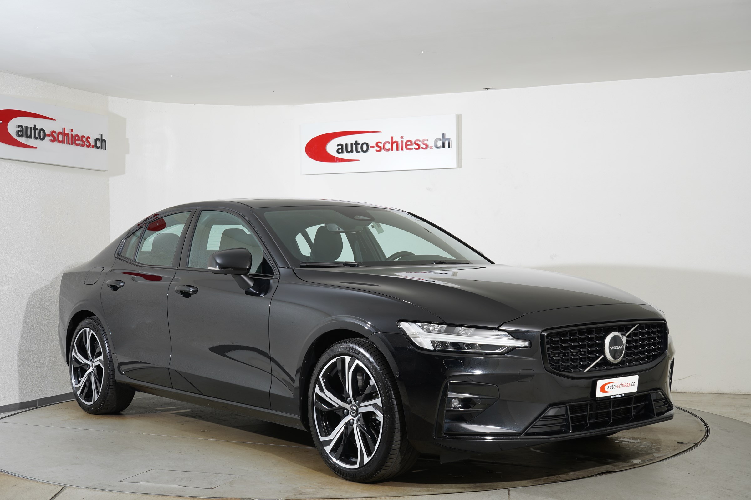 VOLVO S60 B5 AWD Benzin Mild Hybrid Ultimate Dark Geartronic