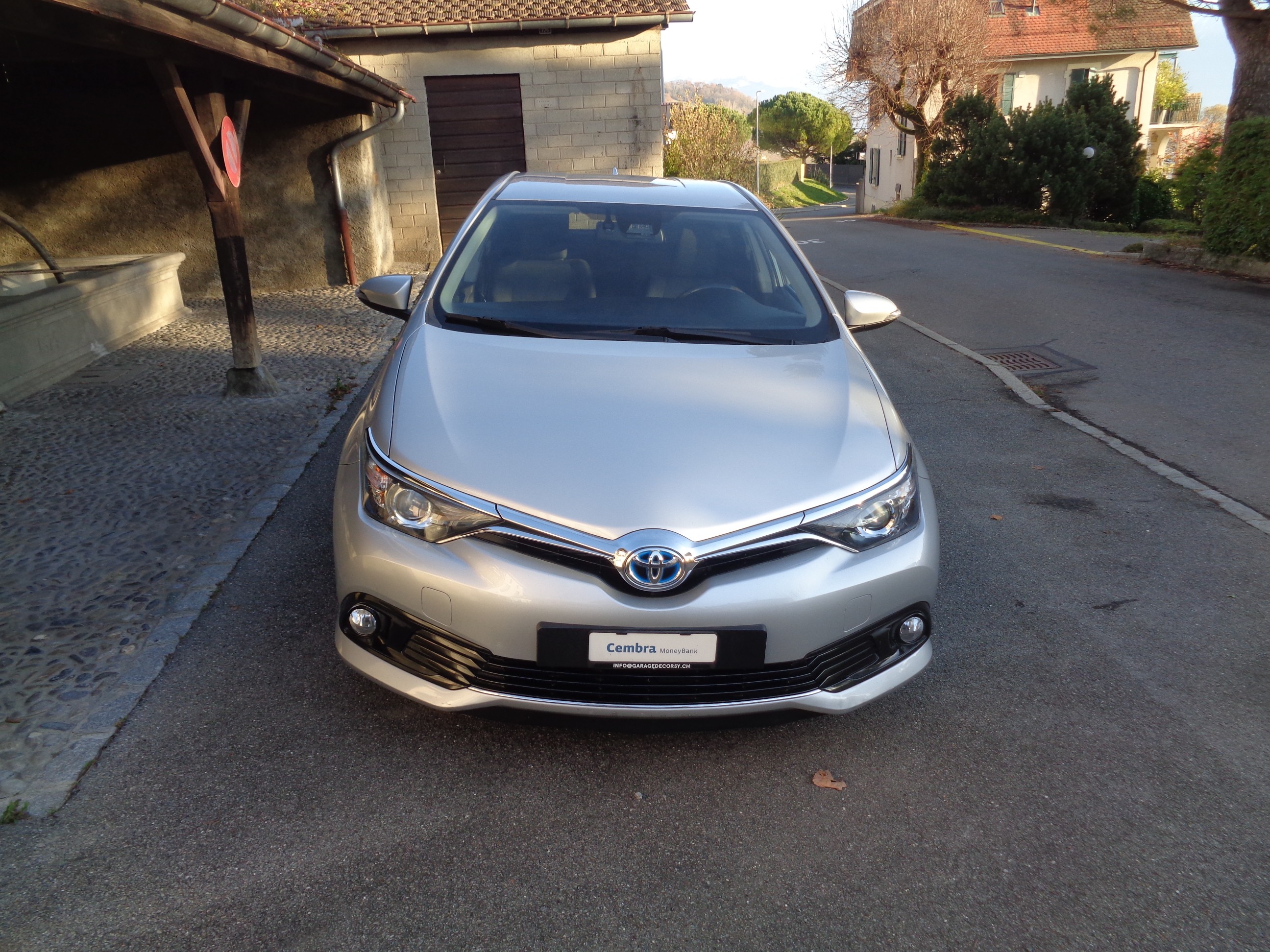 TOYOTA Auris 1.8 HSD Trend e-CVT