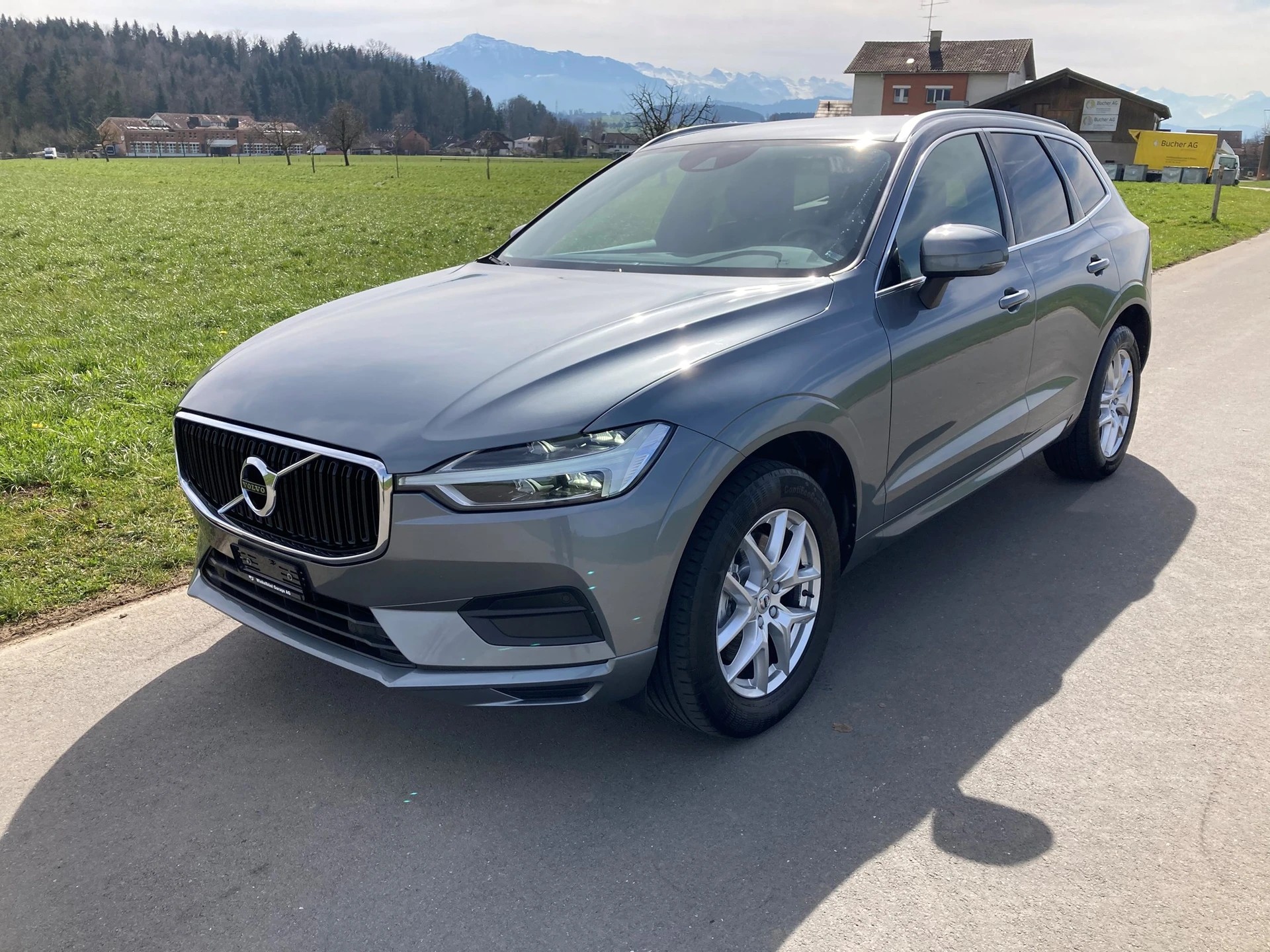 VOLVO XC60 B4 Diesel Mild Hybrid AWD Momentum Geartronic**Anhängerkupplung**