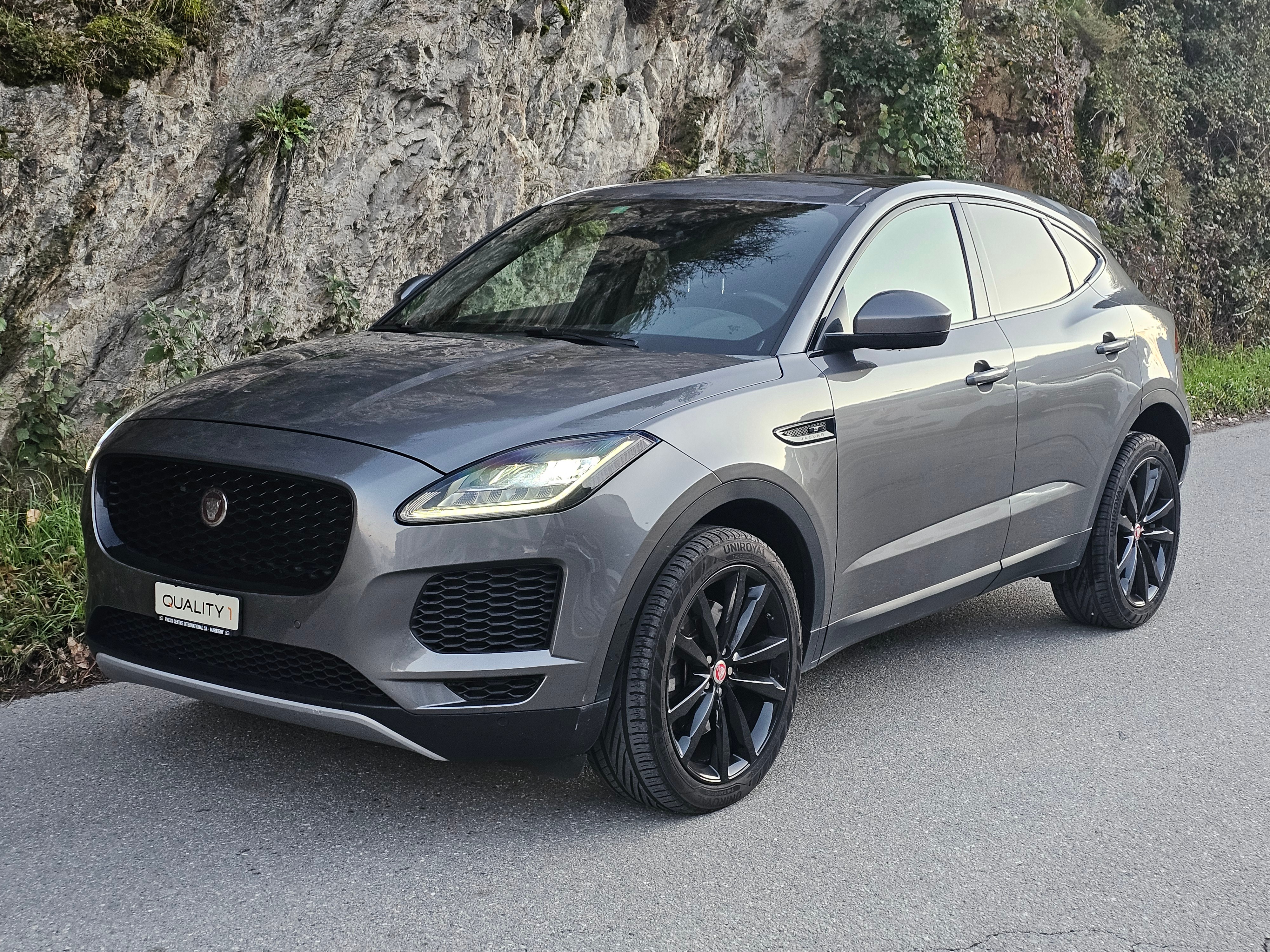 JAGUAR E-Pace P200 R-Dynamic SE AWD Automatik