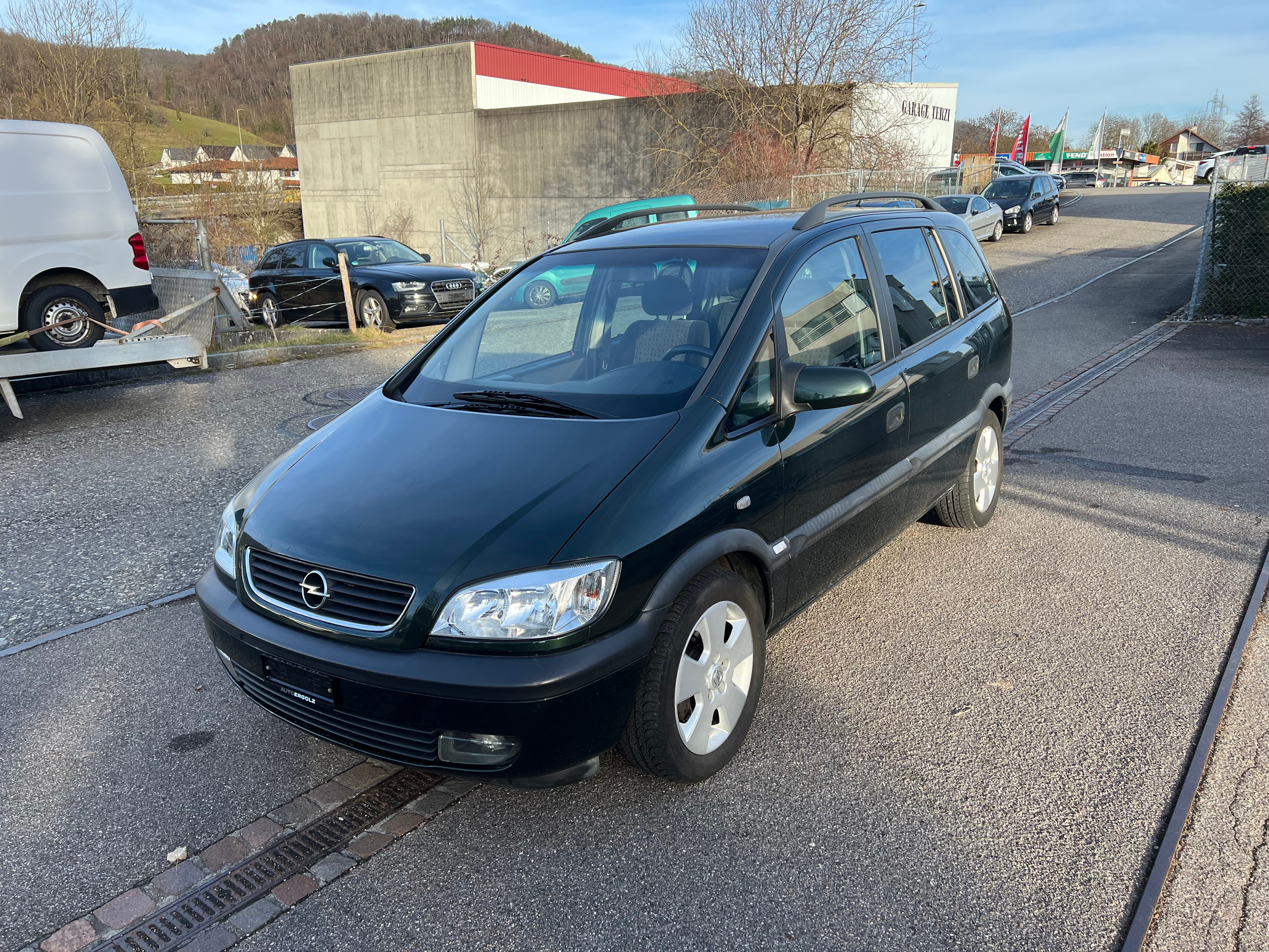 OPEL Zafira 2.2i 16V Elegance