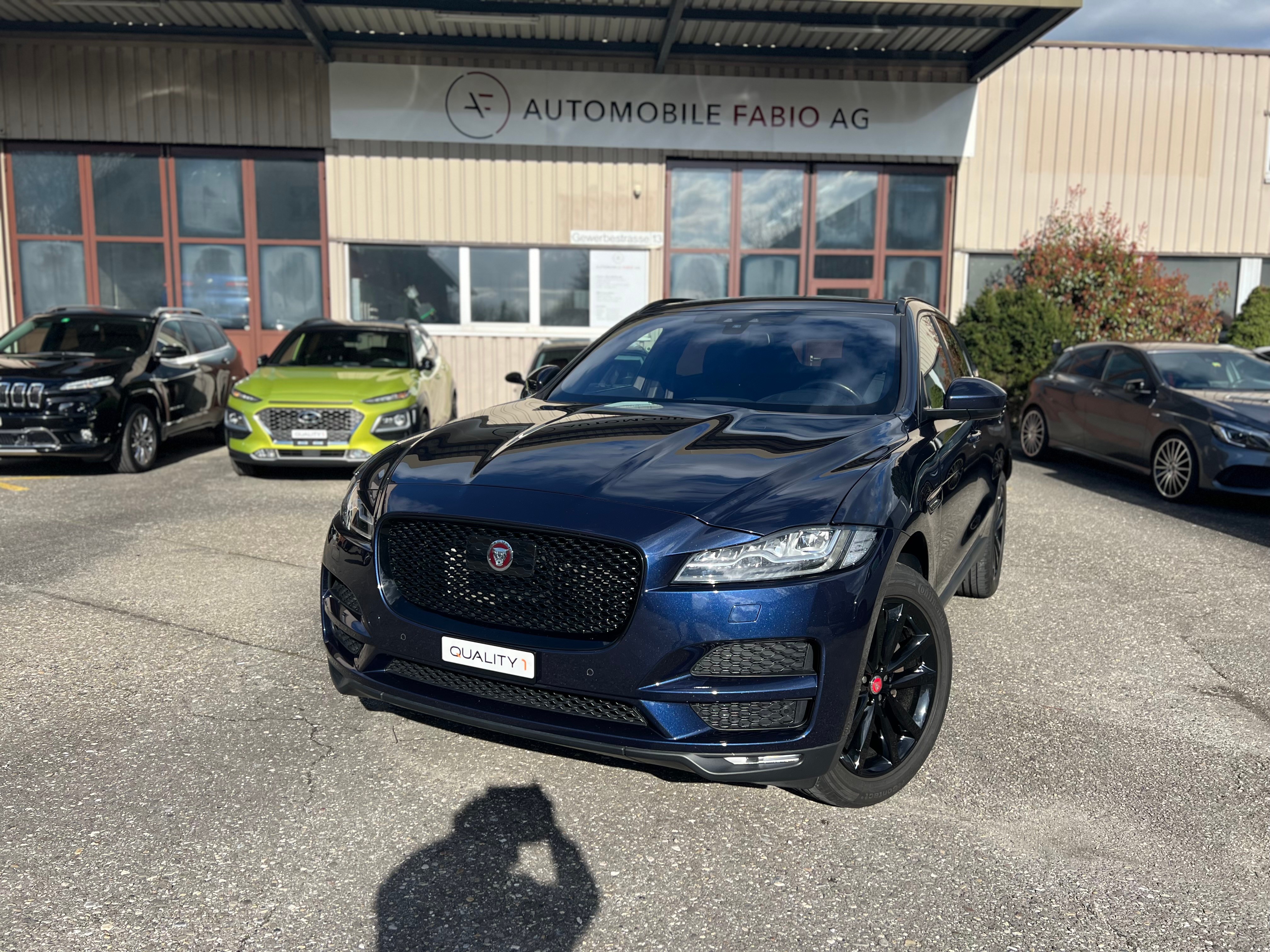 JAGUAR F-Pace 25t Prestige Advantage AWD Automatik