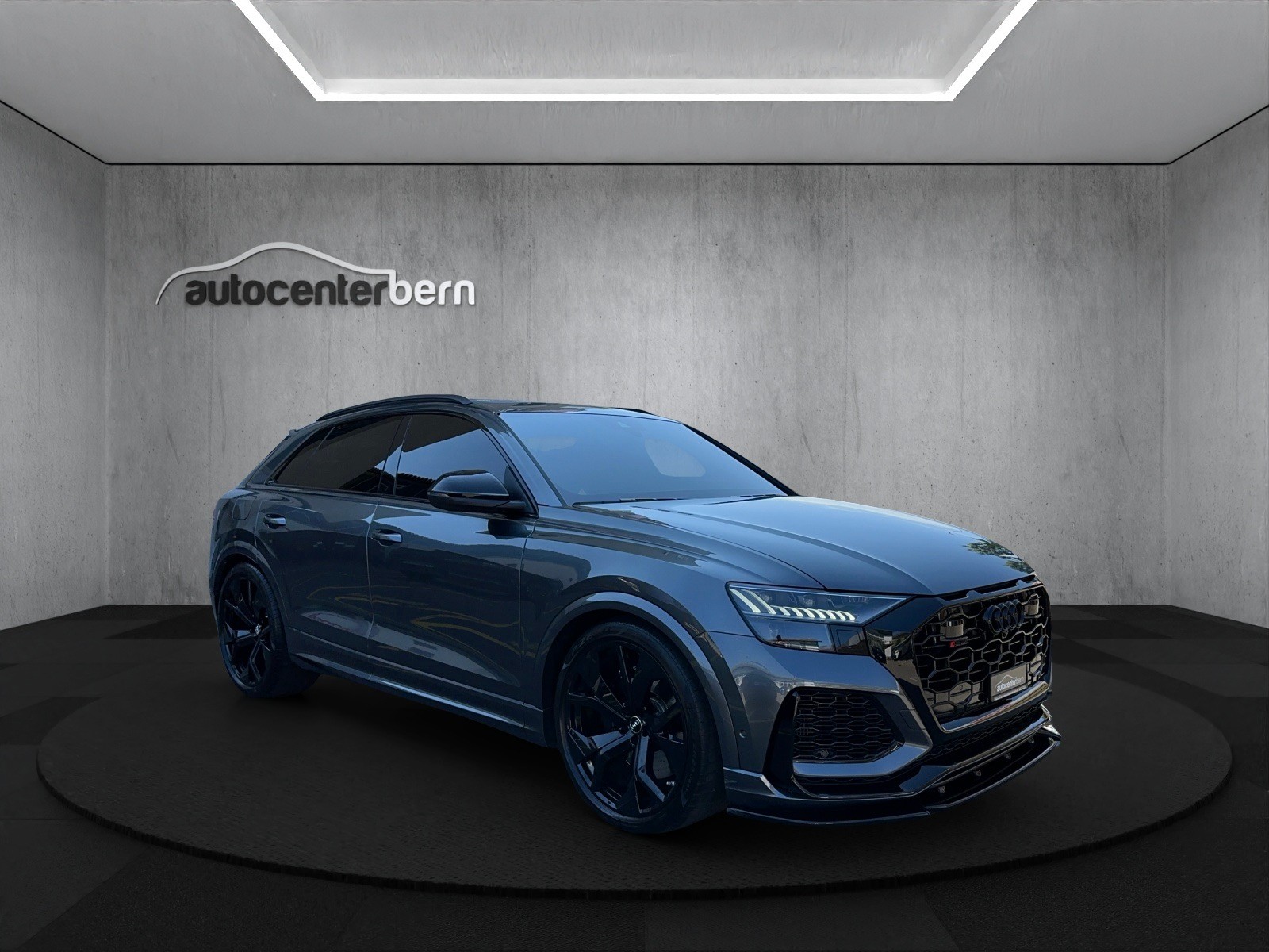 AUDI RSQ8 quattro tiptronic