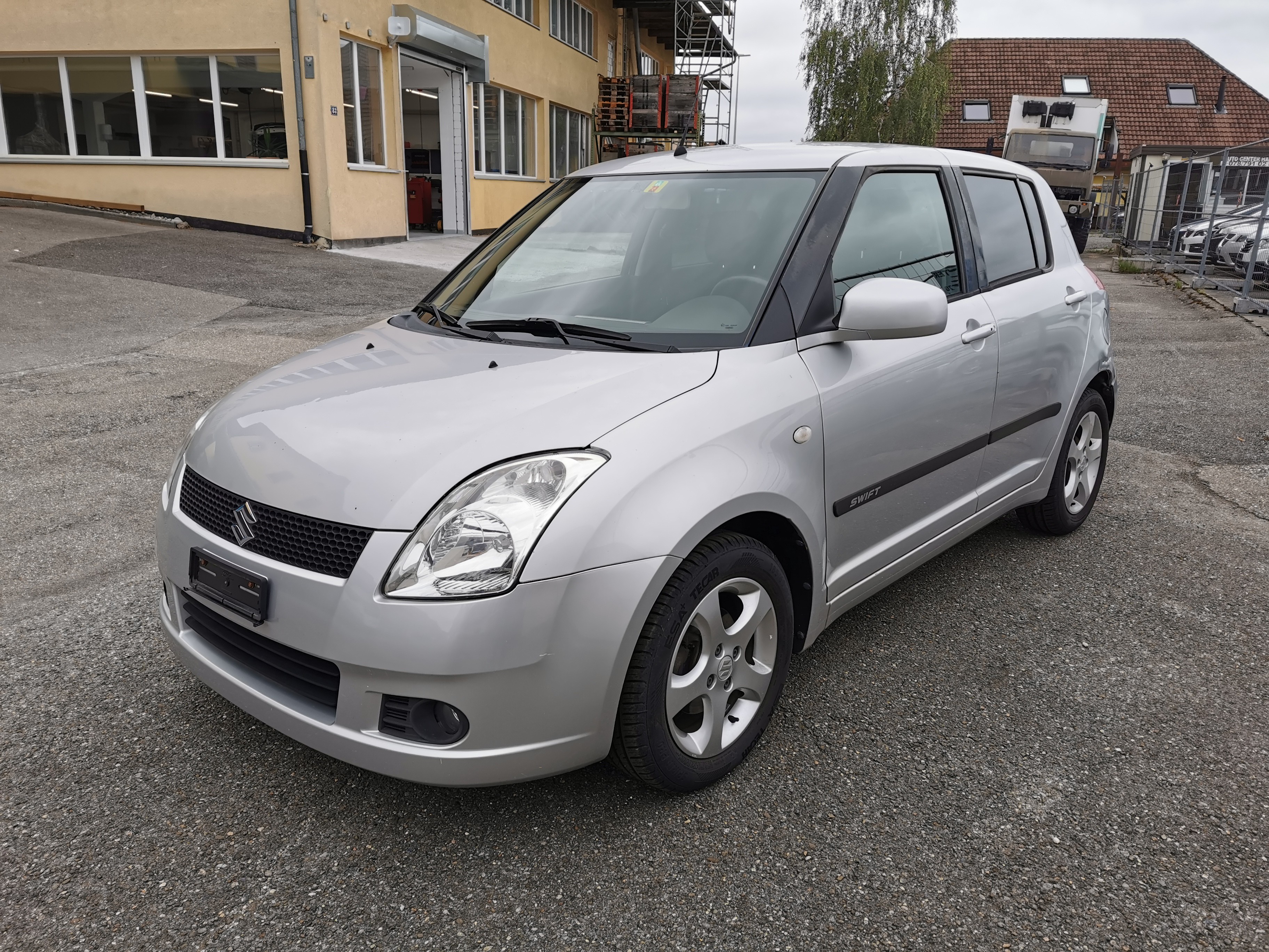 SUZUKI Swift 1.3i 16V GL Top