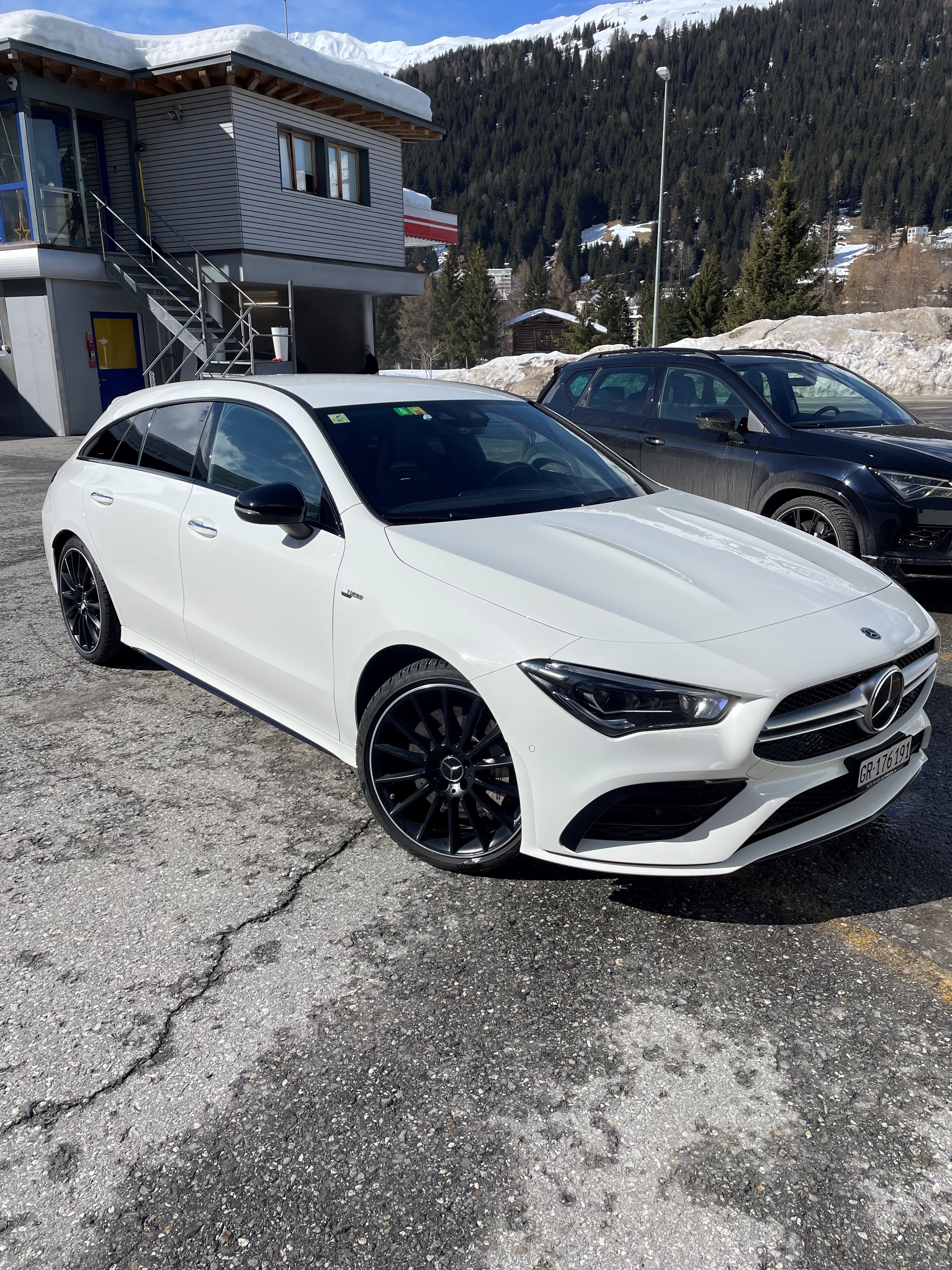 MERCEDES-BENZ CLA Shooting Brake 35 AMG 4Matic 7G-DCT