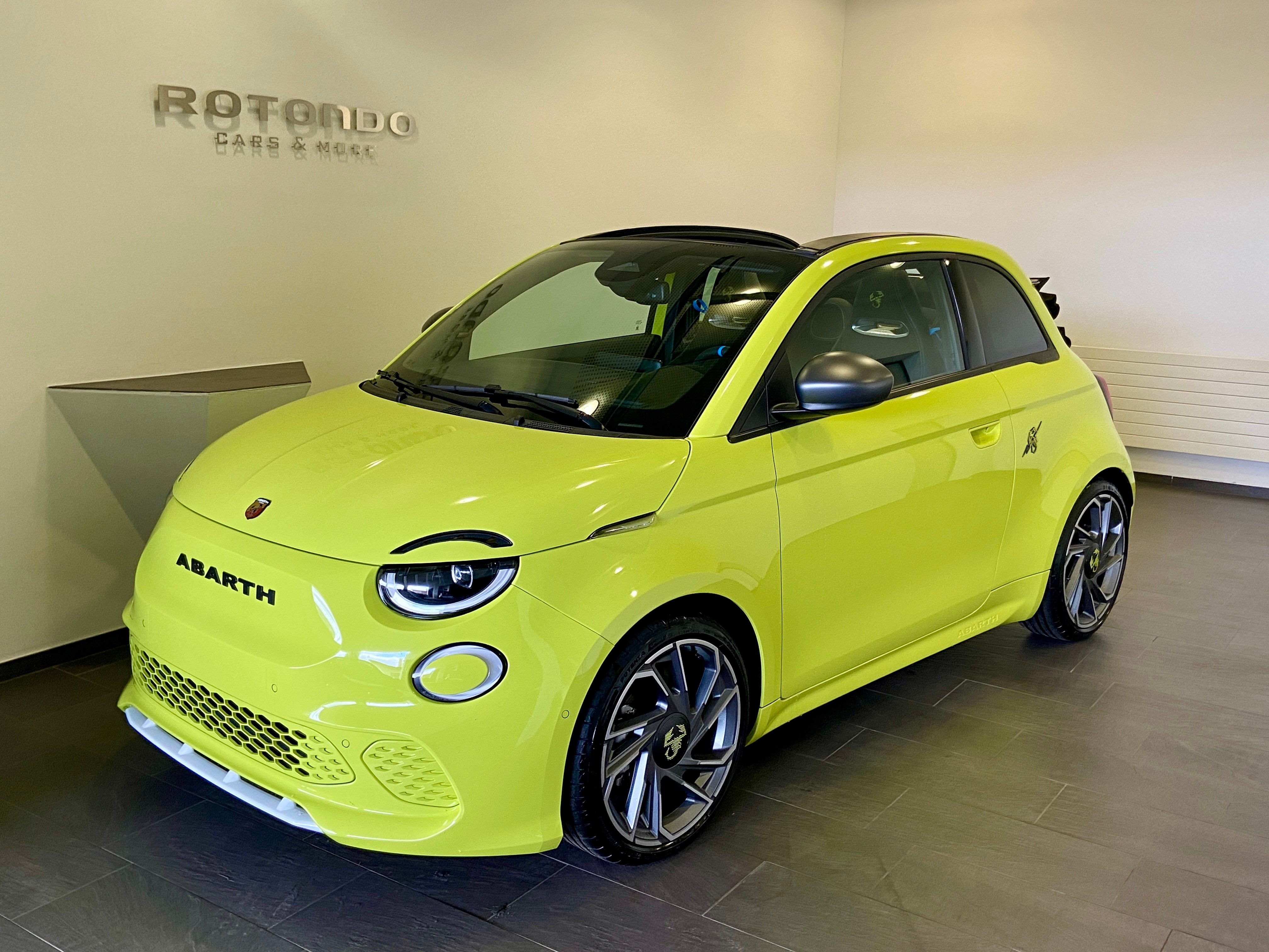 FIAT Abarth Cabrio 500e Scorpionissima