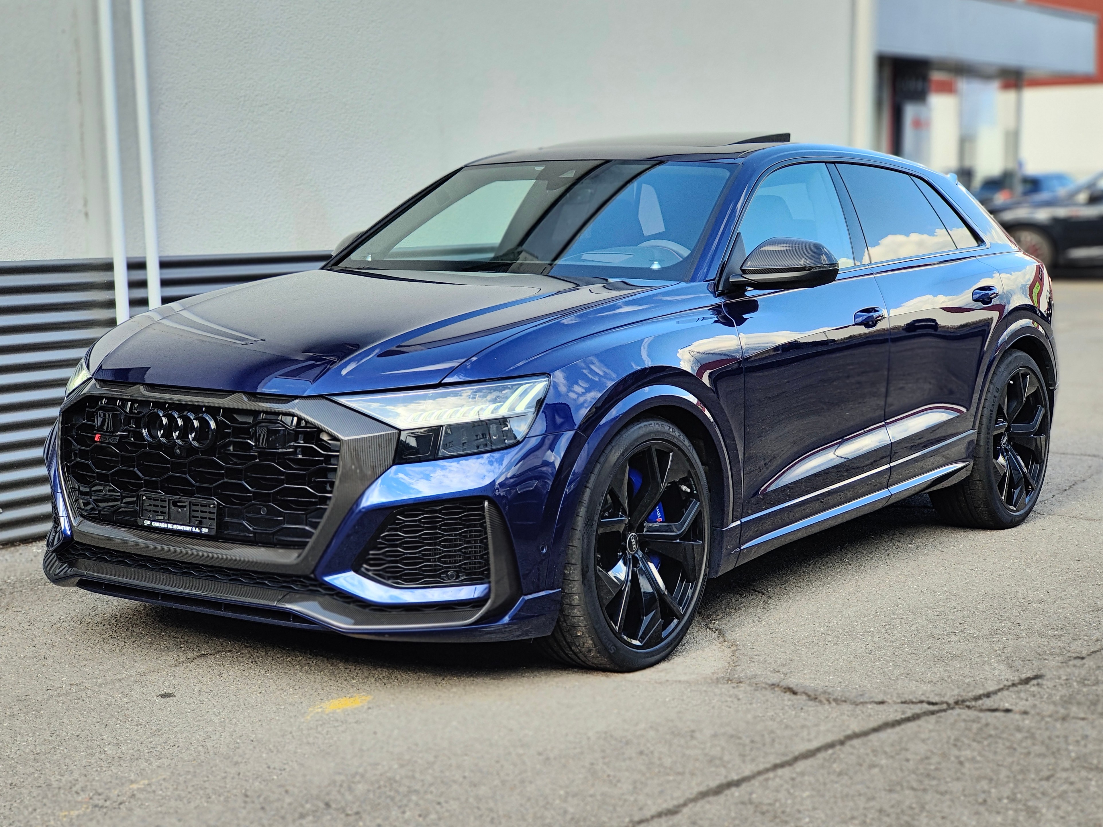 AUDI RSQ8 quattro tiptronic