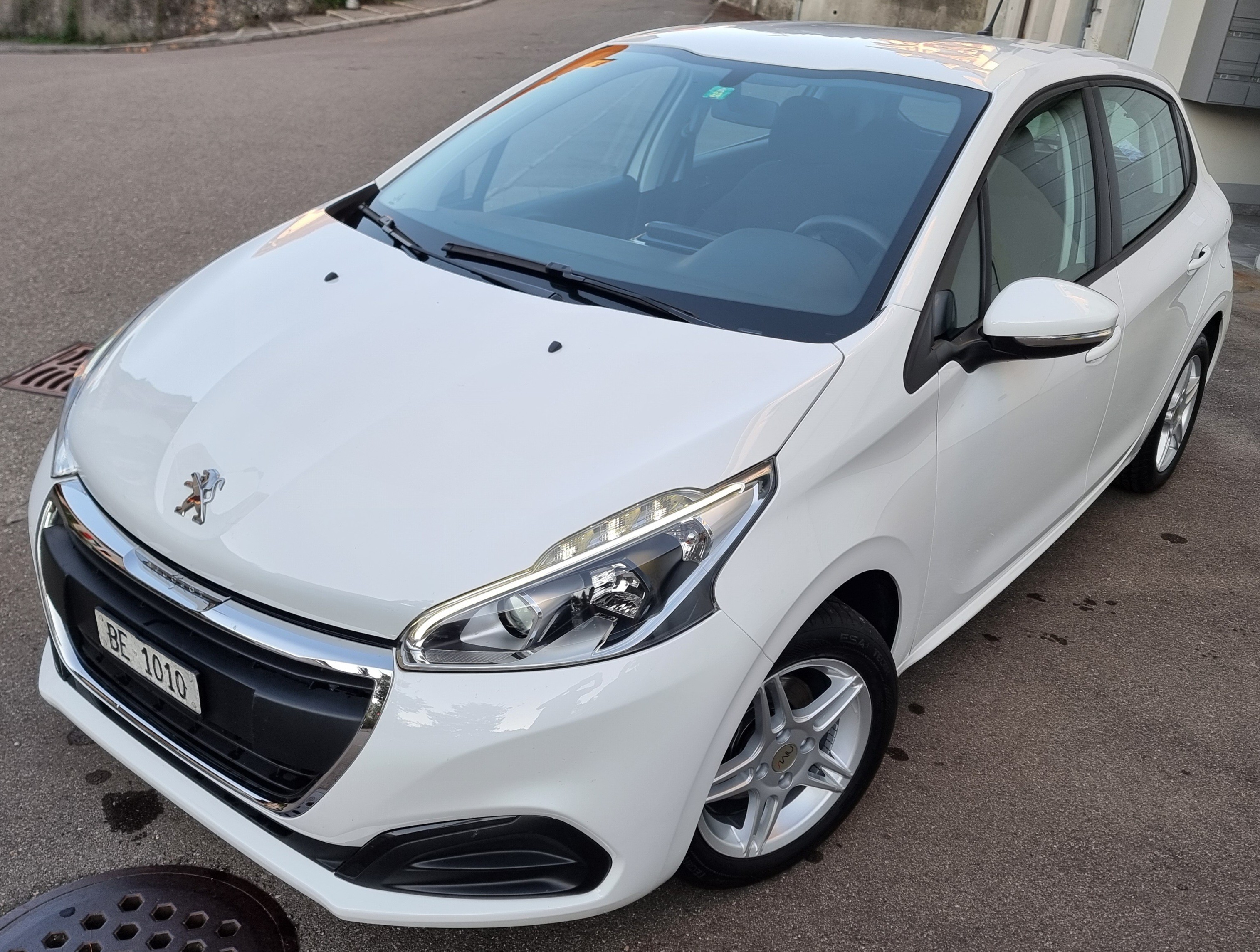 PEUGEOT 208 1.2 PureTech Style