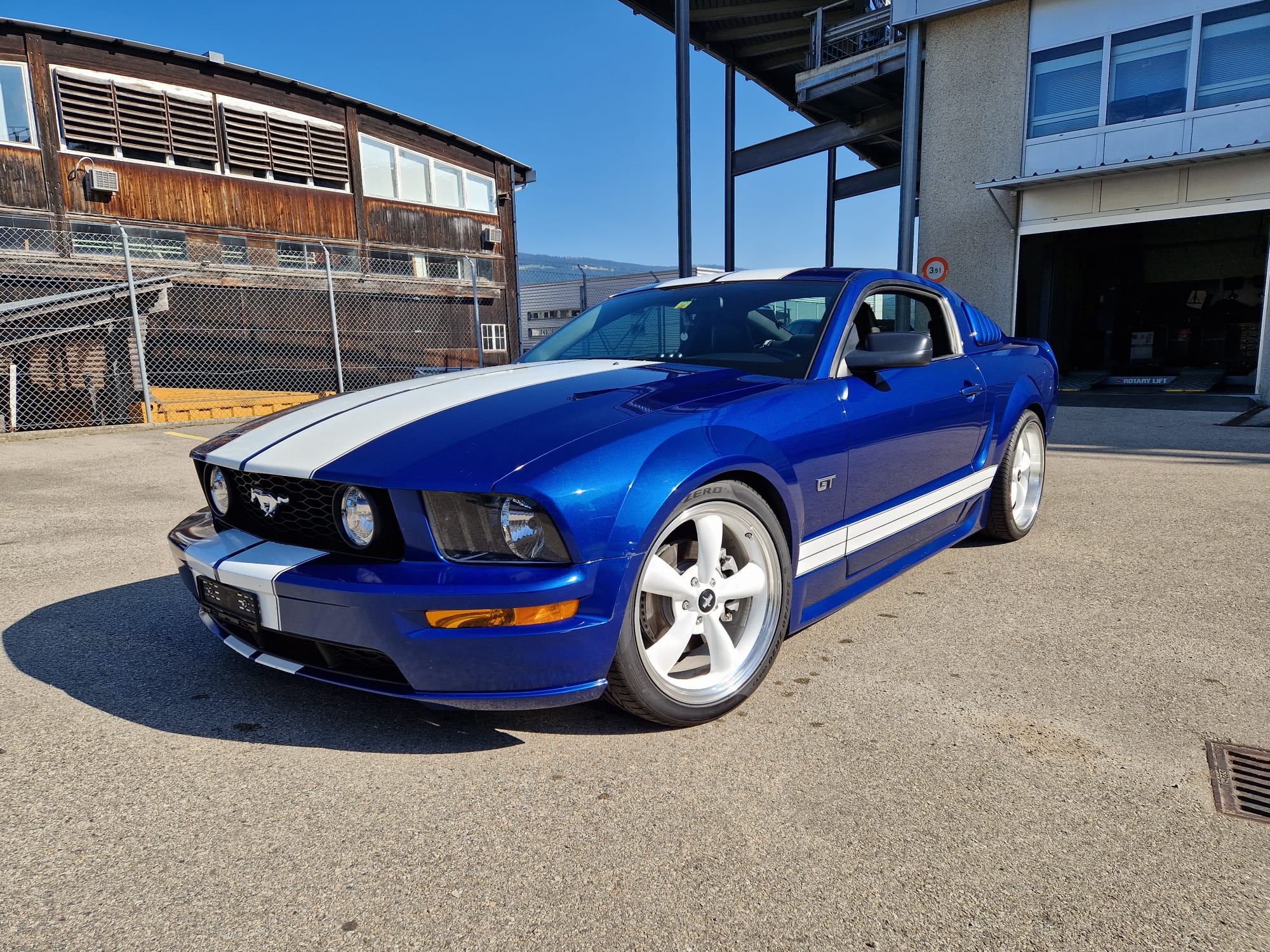 FORD Mustang GT