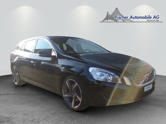 VOLVO V60 D5 AWD Momentum