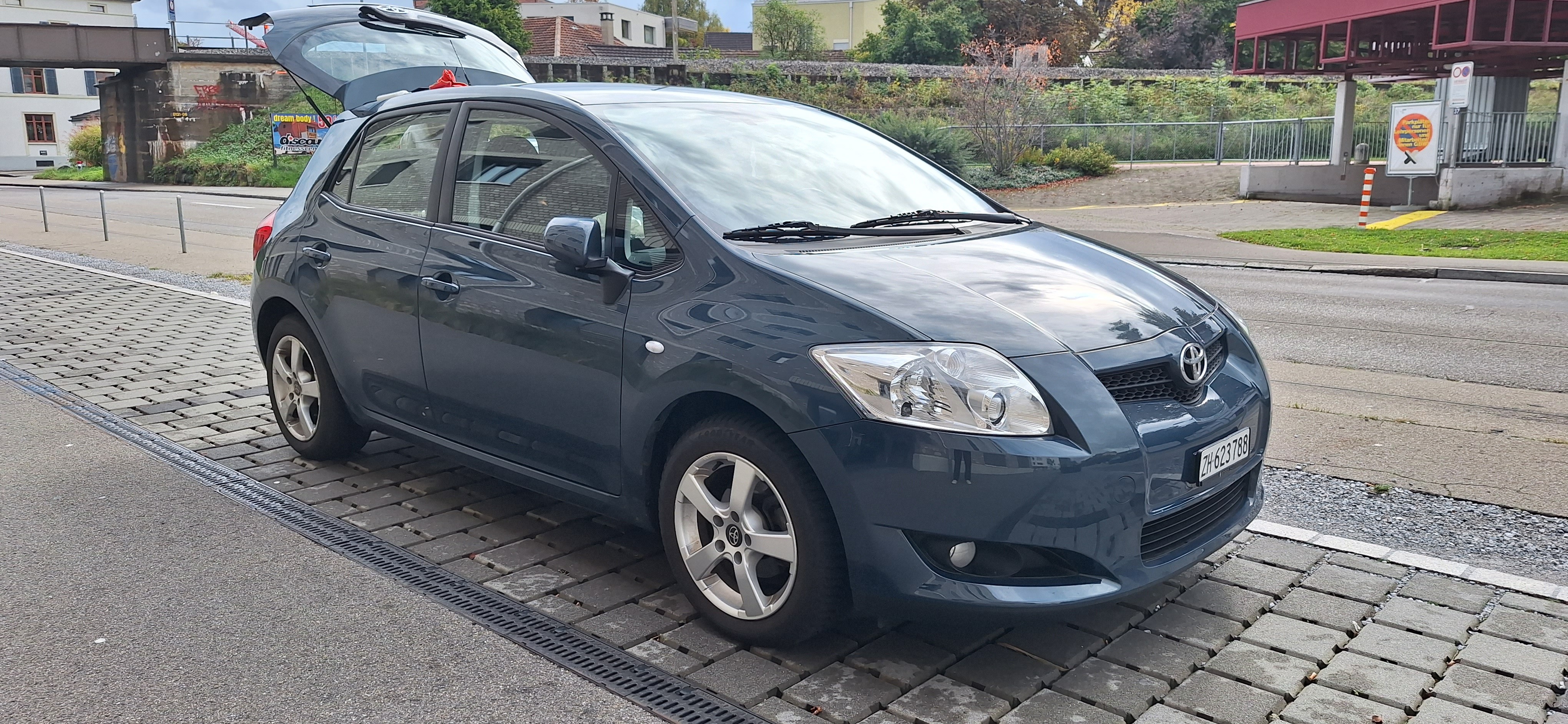 TOYOTA Auris 1.6 SOL