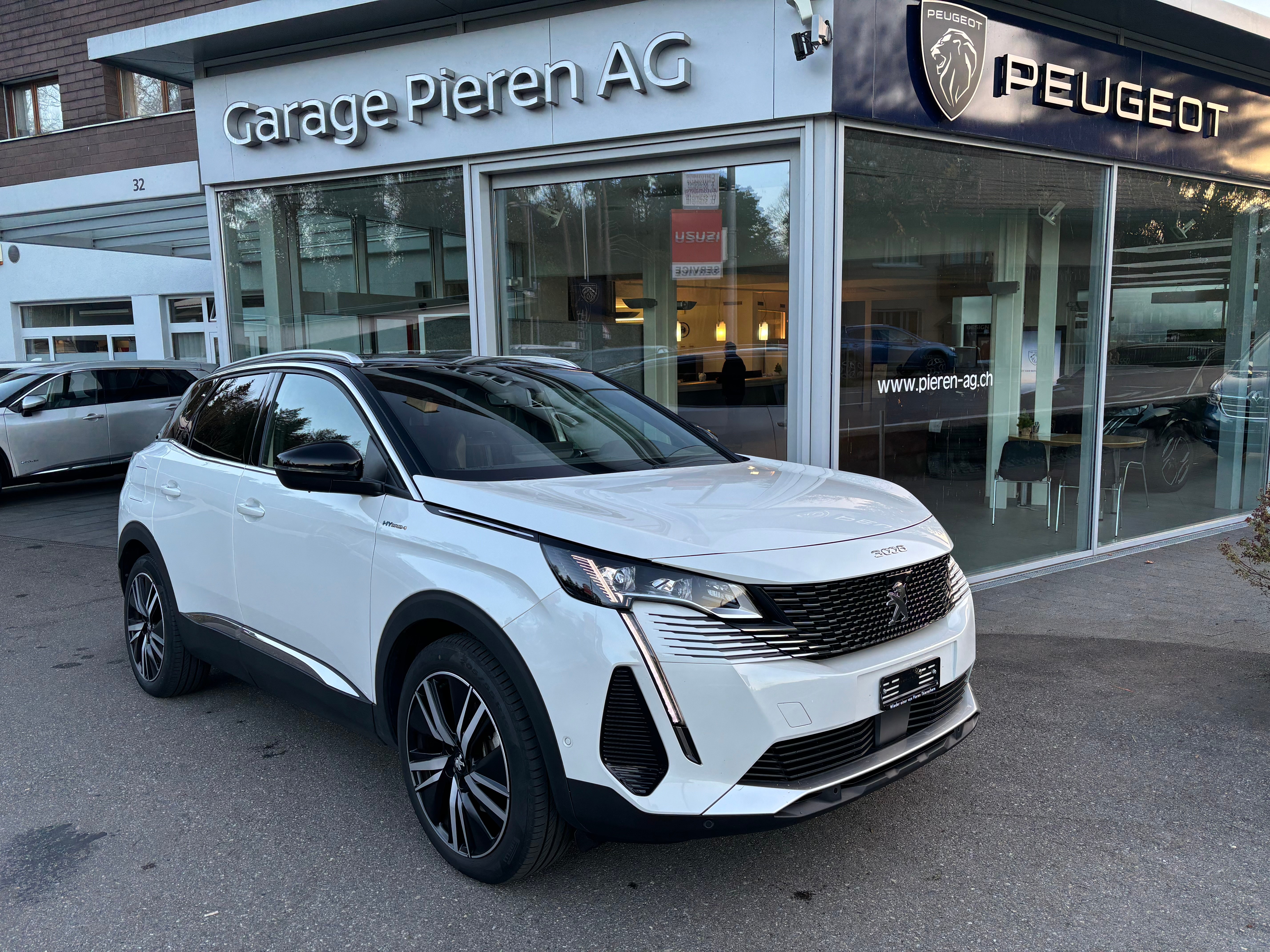 PEUGEOT 3008 300e Hybrid4 GT Pack 4x4 Panoramaglasdach