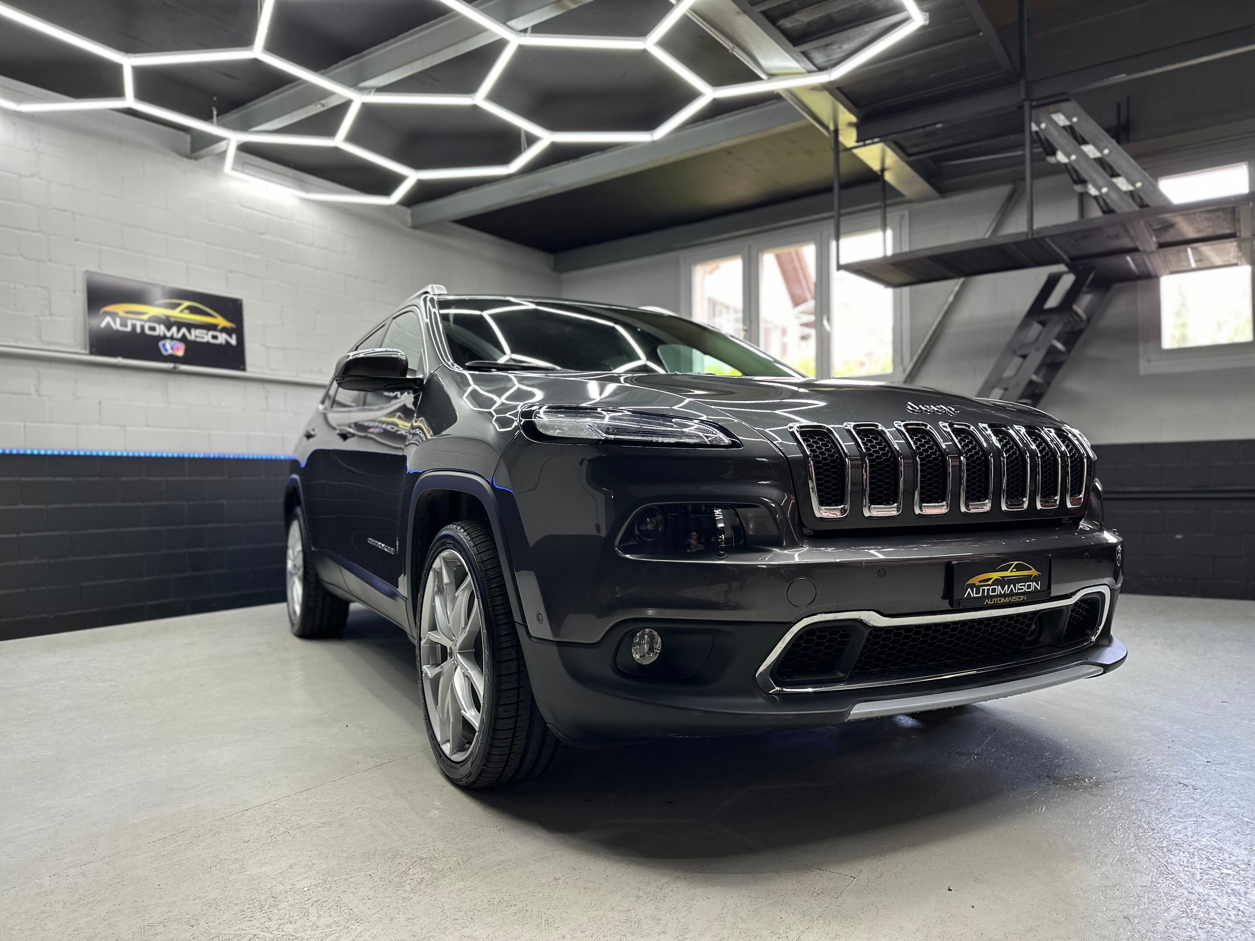 JEEP Cherokee 2.2TD Longitude Sw- Black Ed. AWD 9ATX