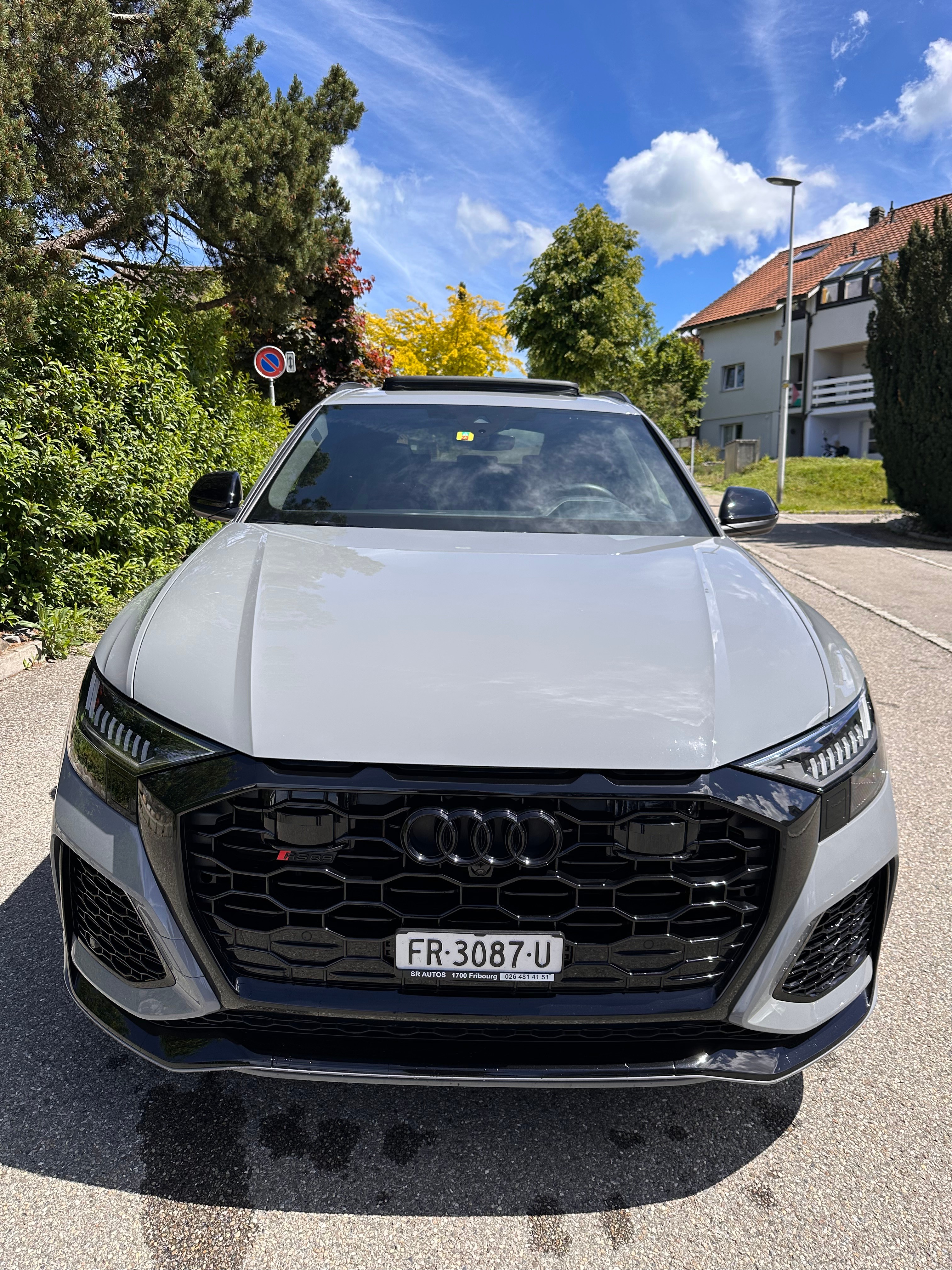 AUDI RSQ8 quattro tiptronic