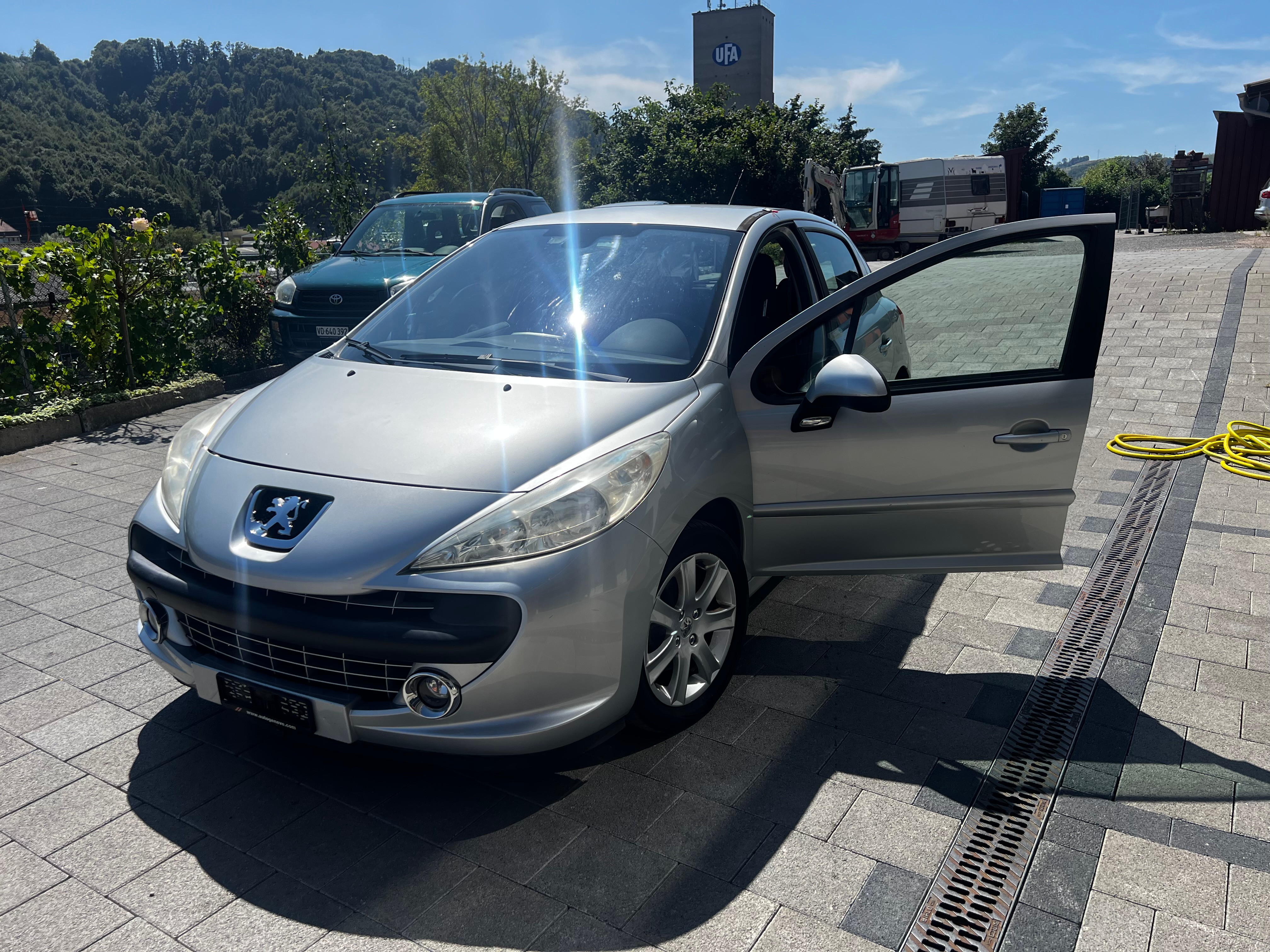 PEUGEOT 207 1.6 16V XS Premium Automatic