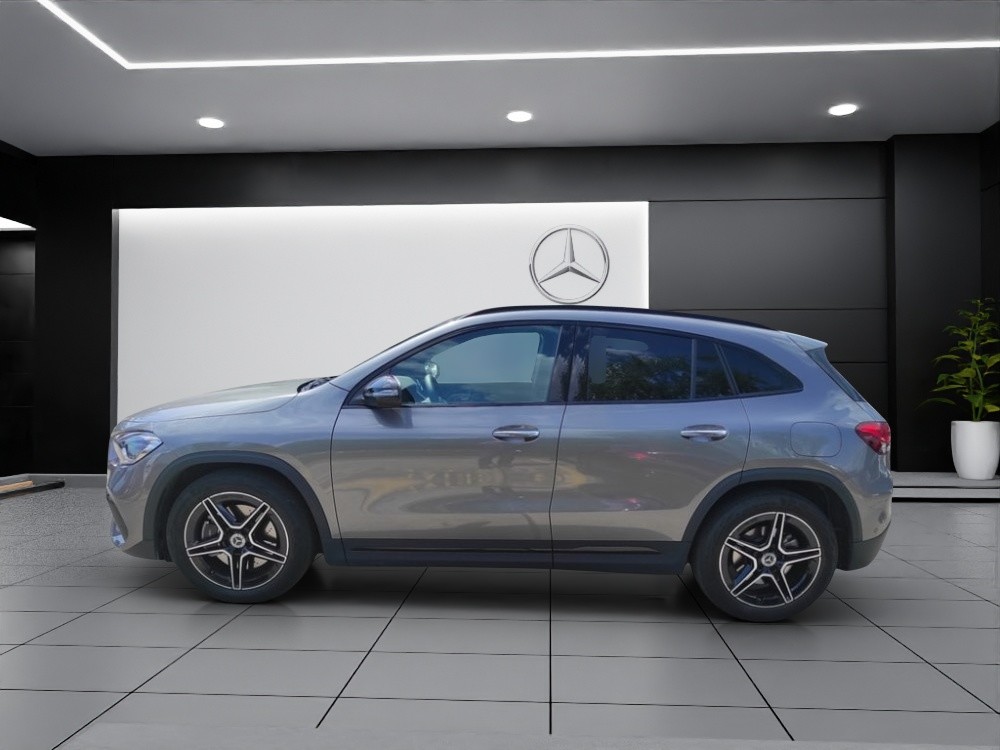 MERCEDES-BENZ GLA 200 7G-DCT