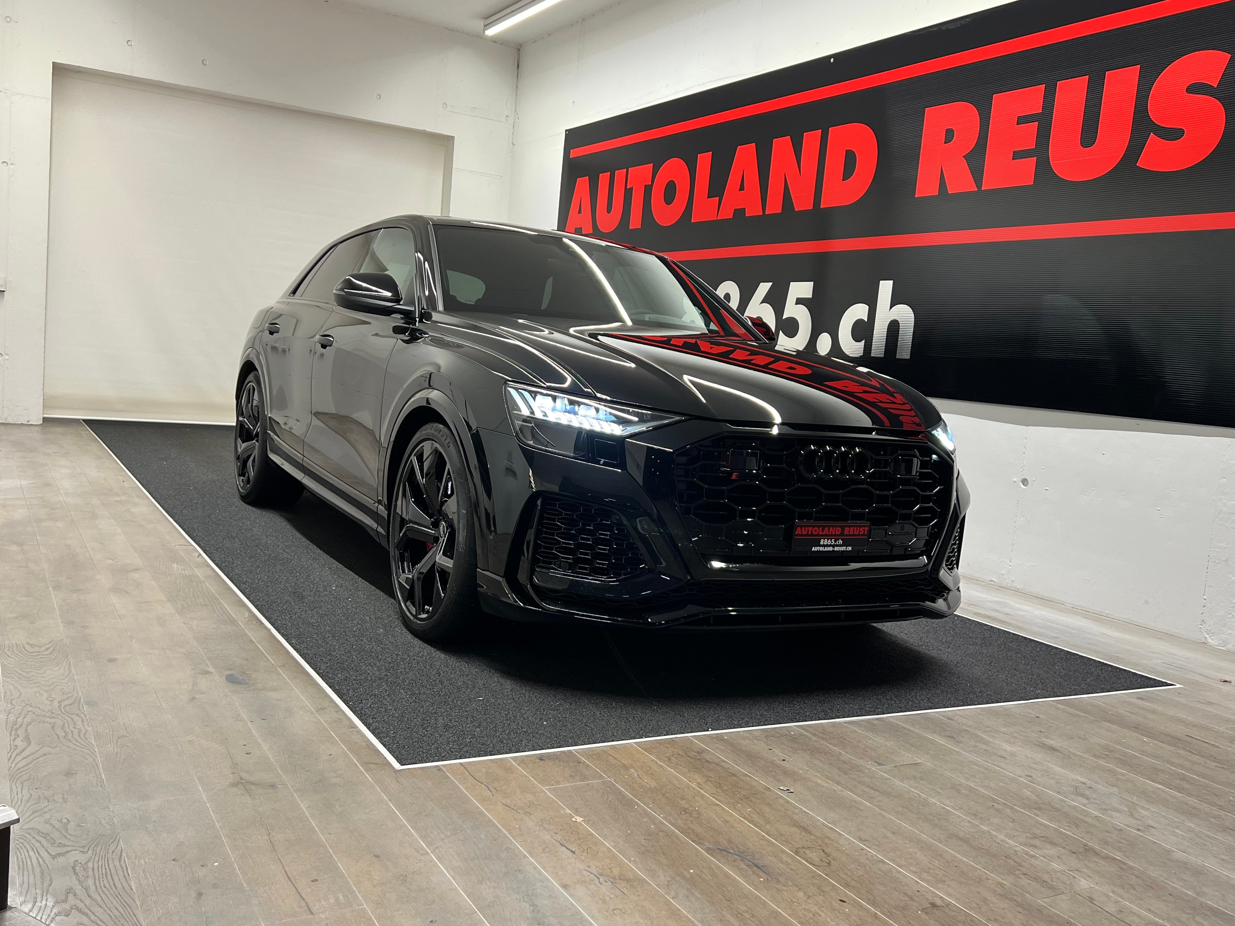 AUDI RSQ8 quattro tiptronic