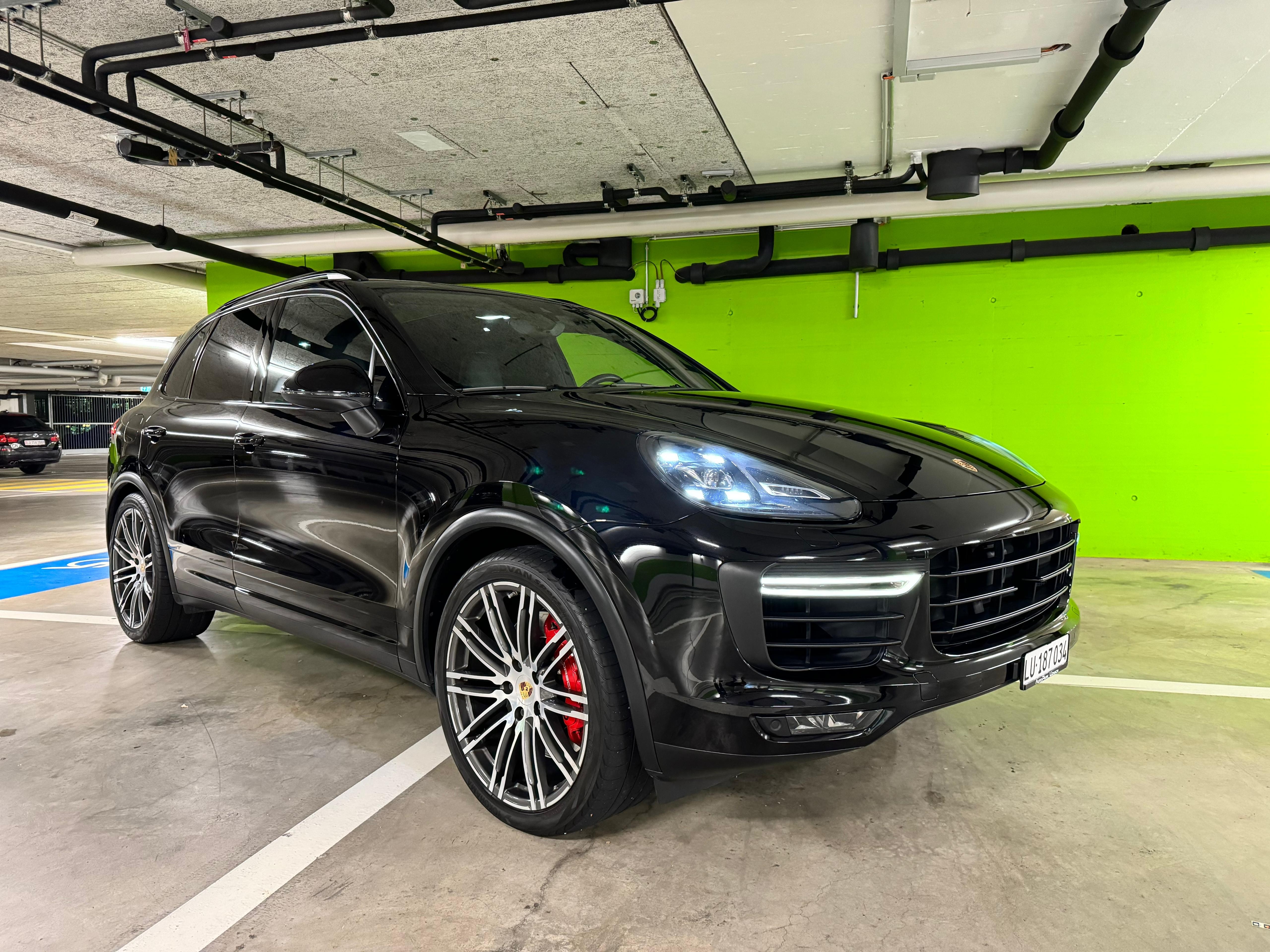 PORSCHE Cayenne Turbo