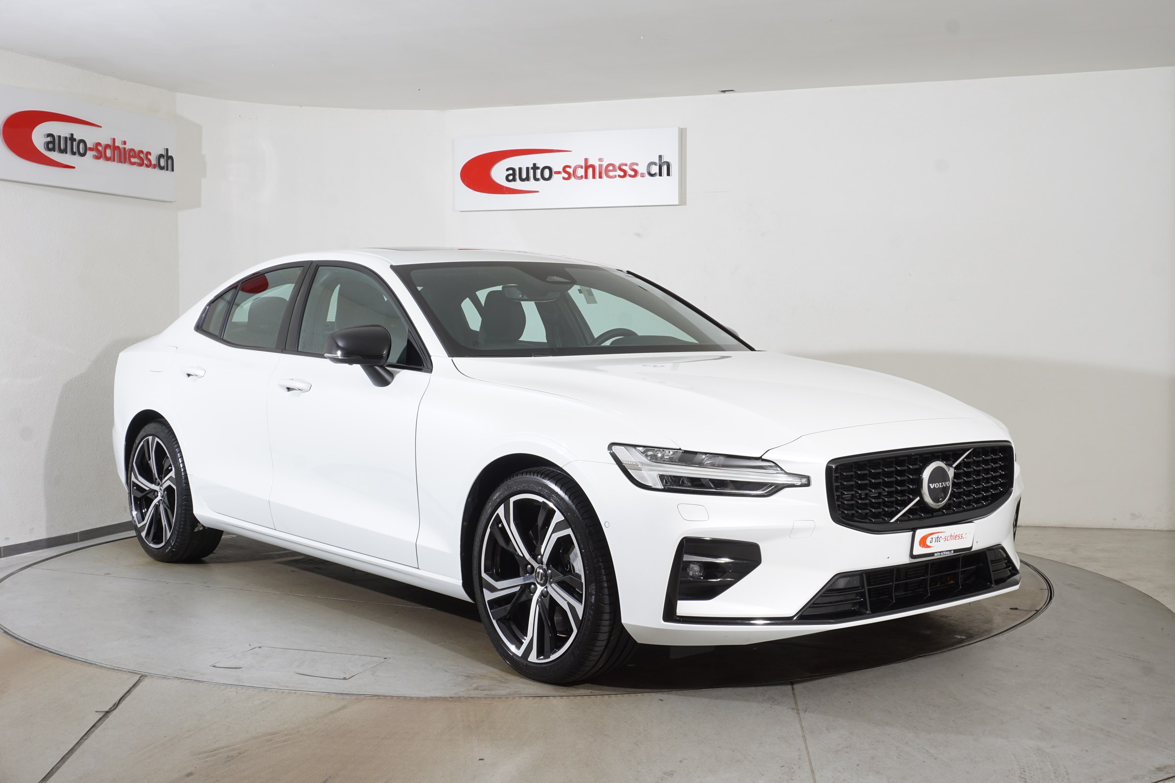 VOLVO S60 B5 AWD Benzin Mild Hybrid Ultimate Dark Geartronic