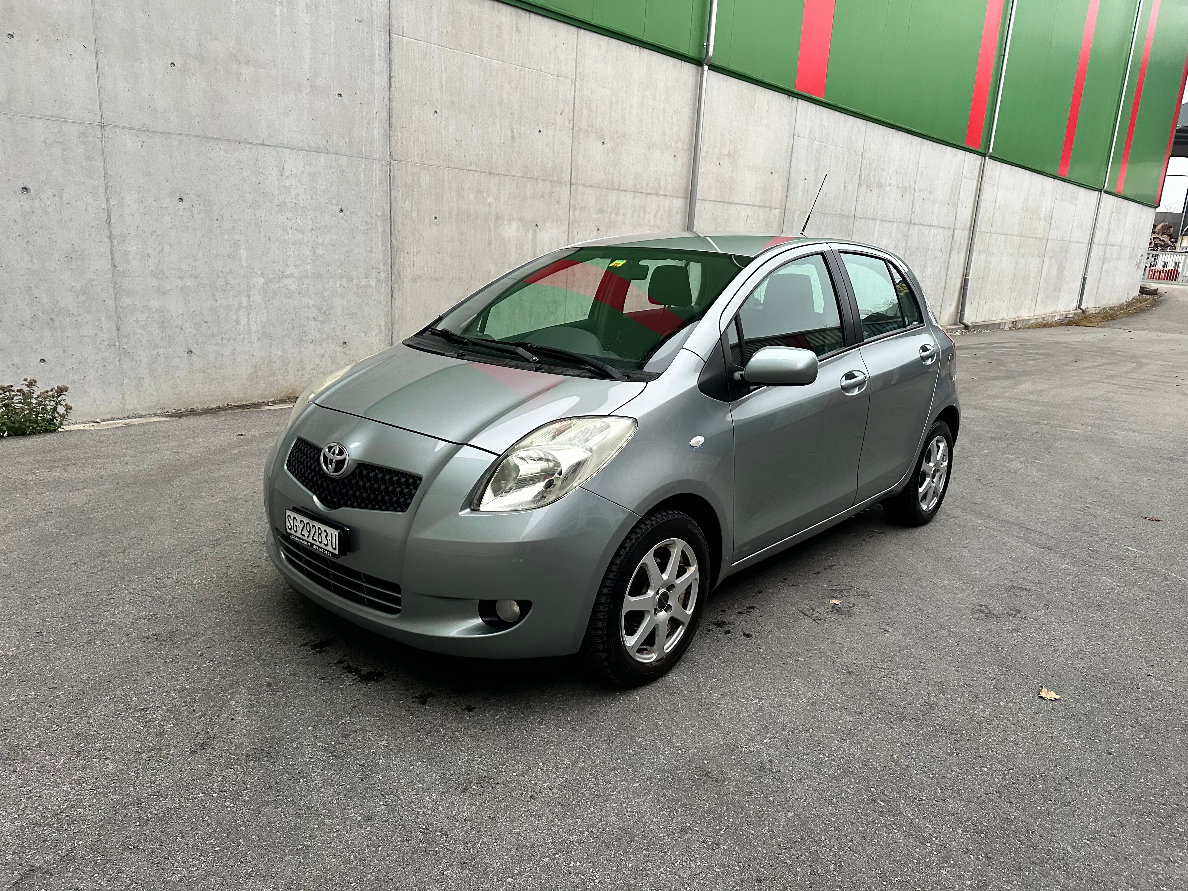 TOYOTA Yaris 1.3 Linea Luna