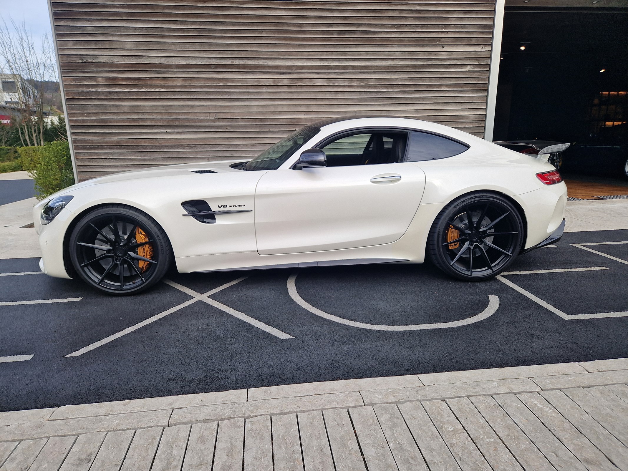 MERCEDES-BENZ AMG GT R Speedshift DCT