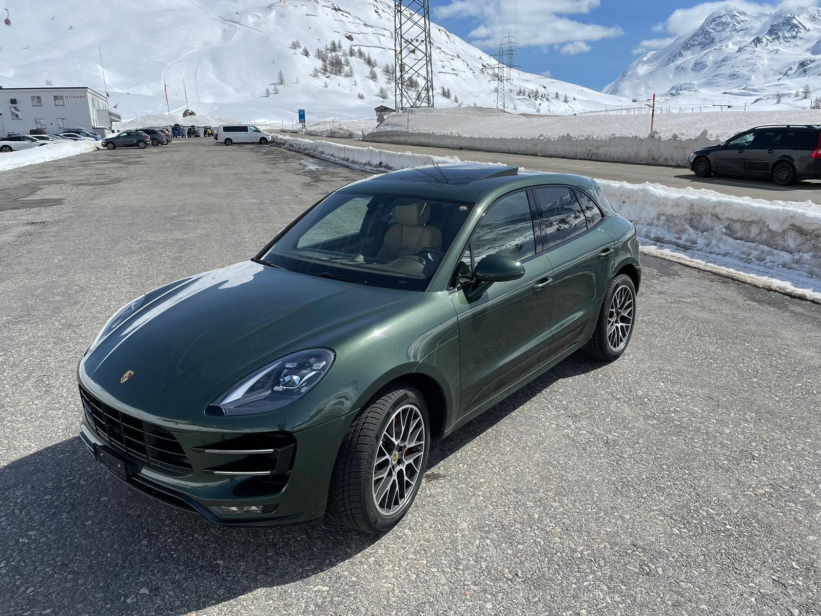 PORSCHE Macan Turbo Performance PDK