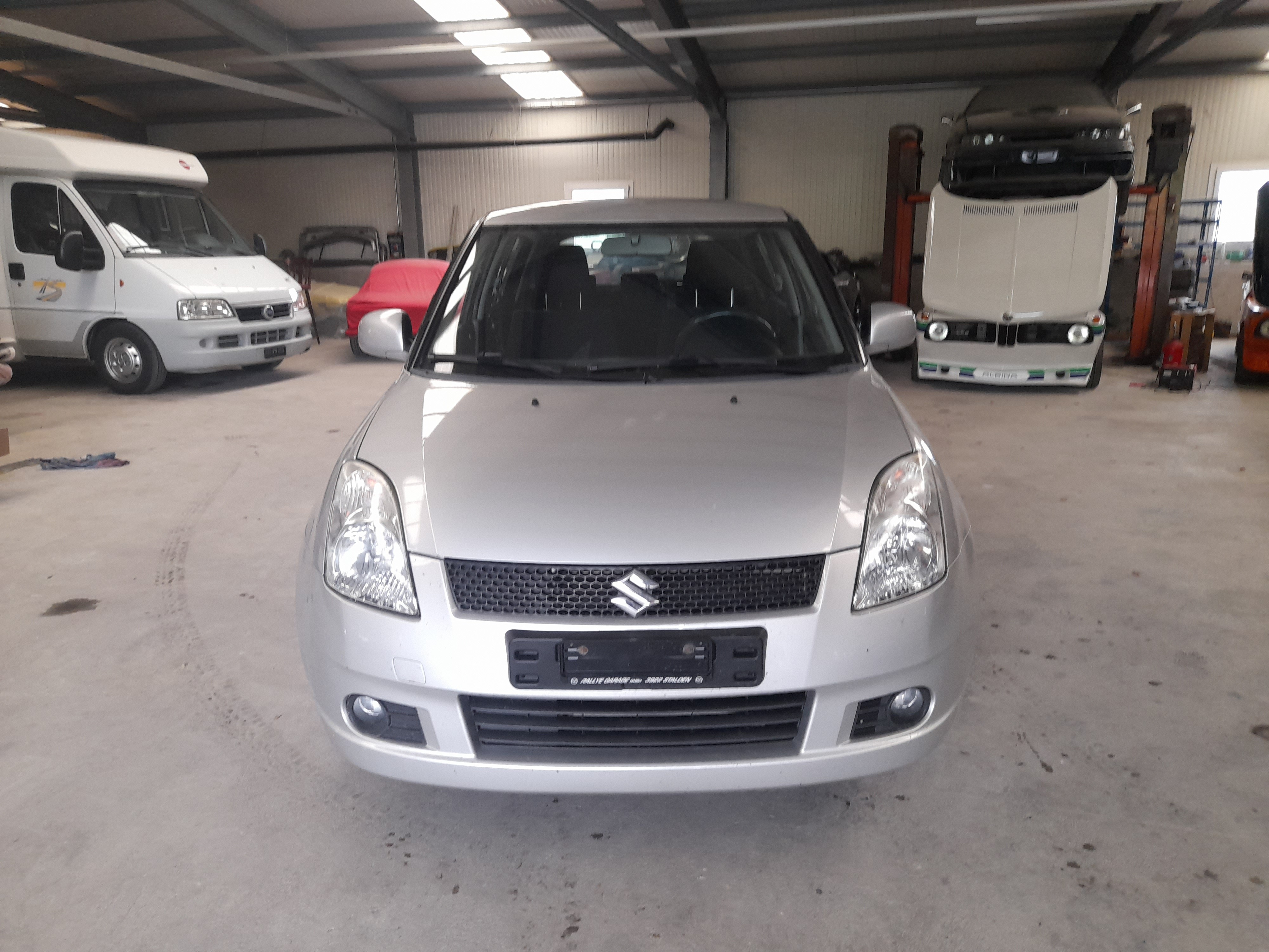 SUZUKI Swift 1.3i 16V GL 4x4