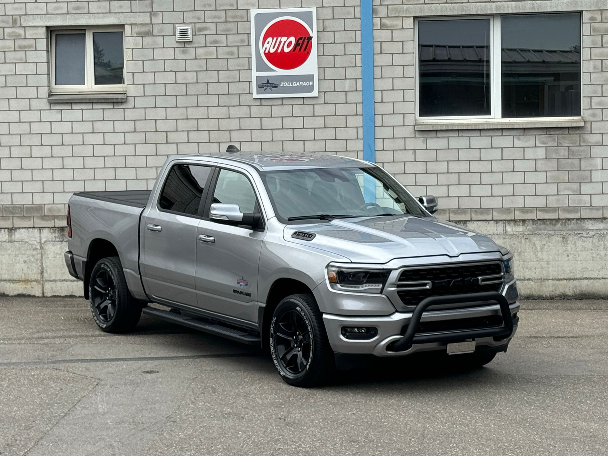 DODGE SPORT 5.7 HEMI CREW CAB 4x4