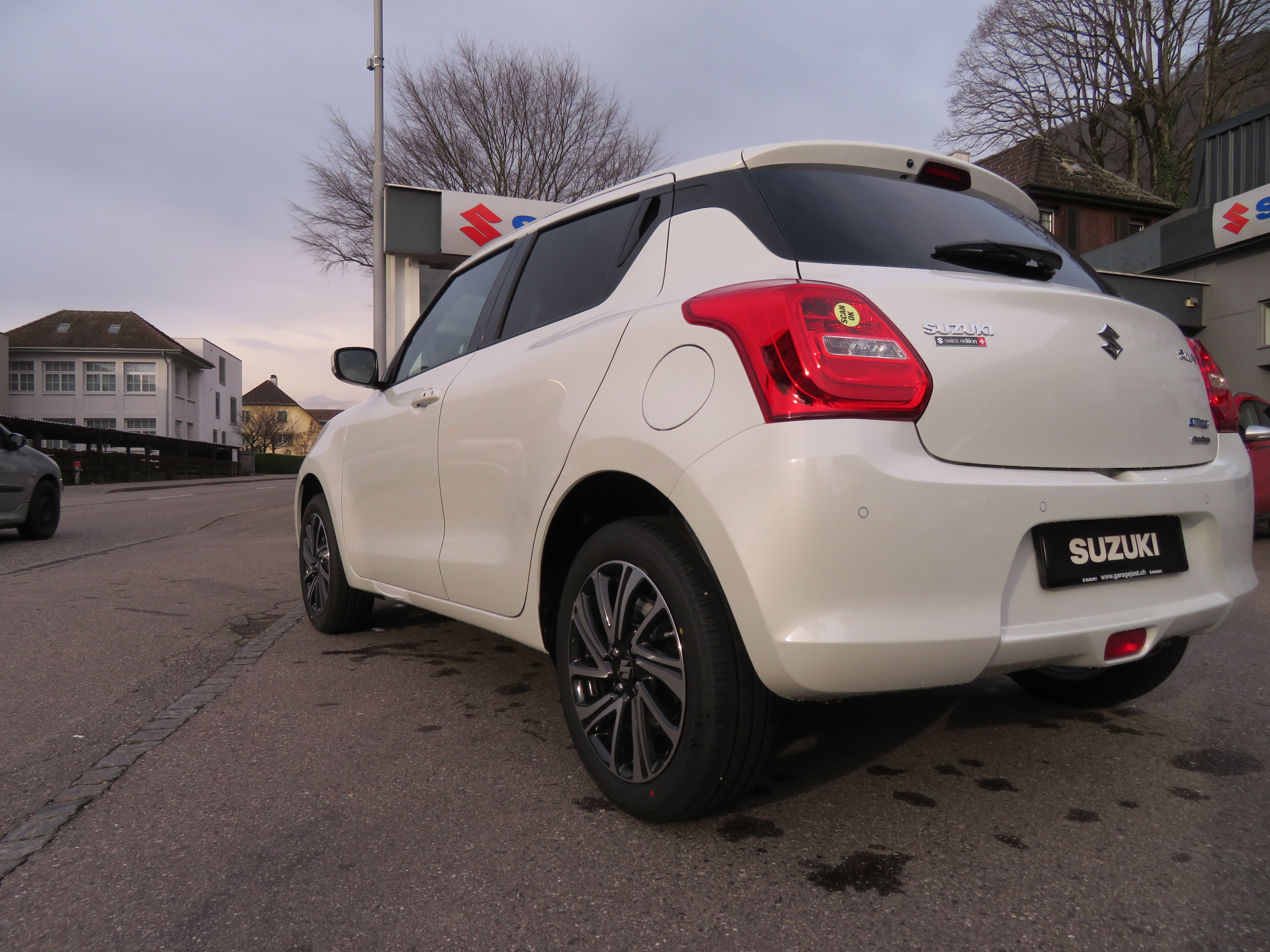 SUZUKI Swift 1.2 Compact Top 4x4 Hybrid