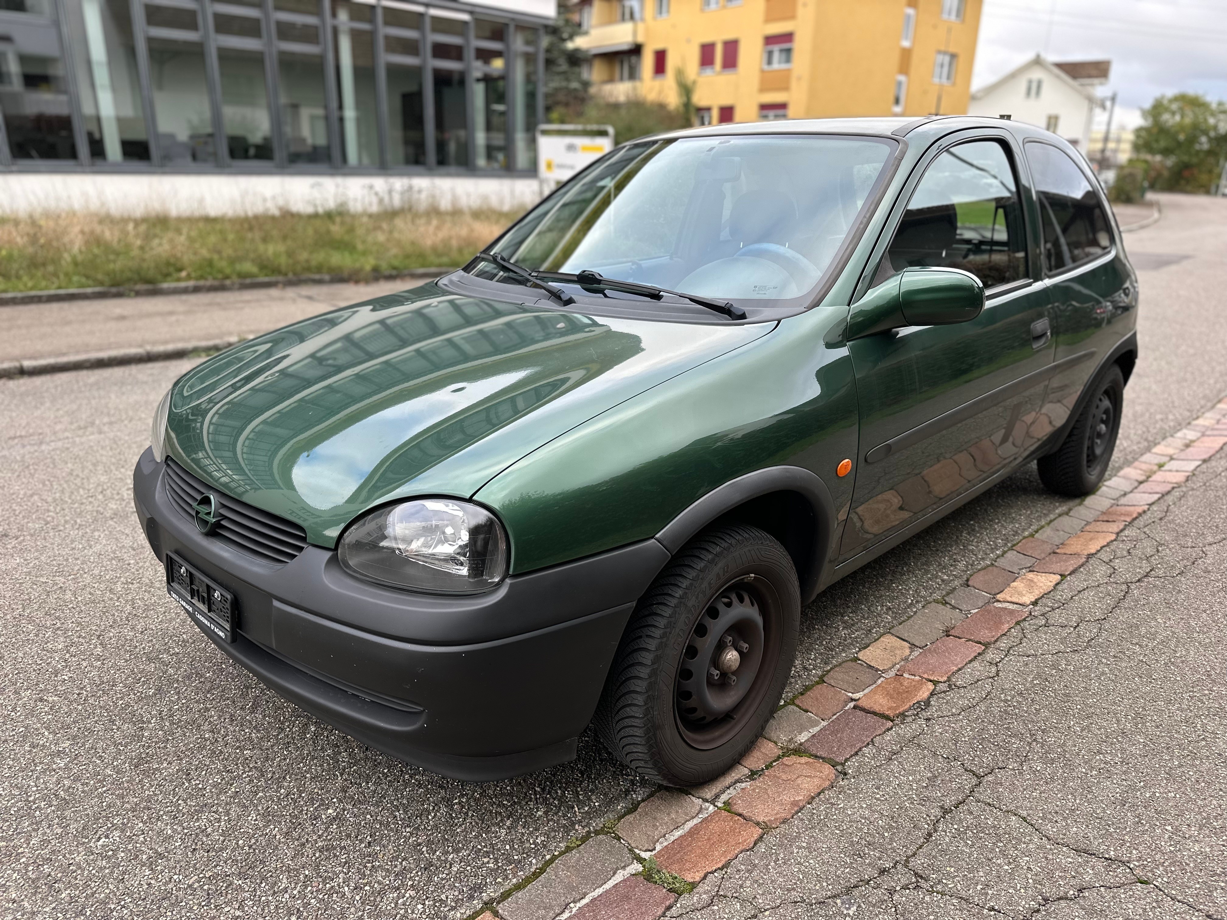 OPEL Corsa 1.2 16V Swing