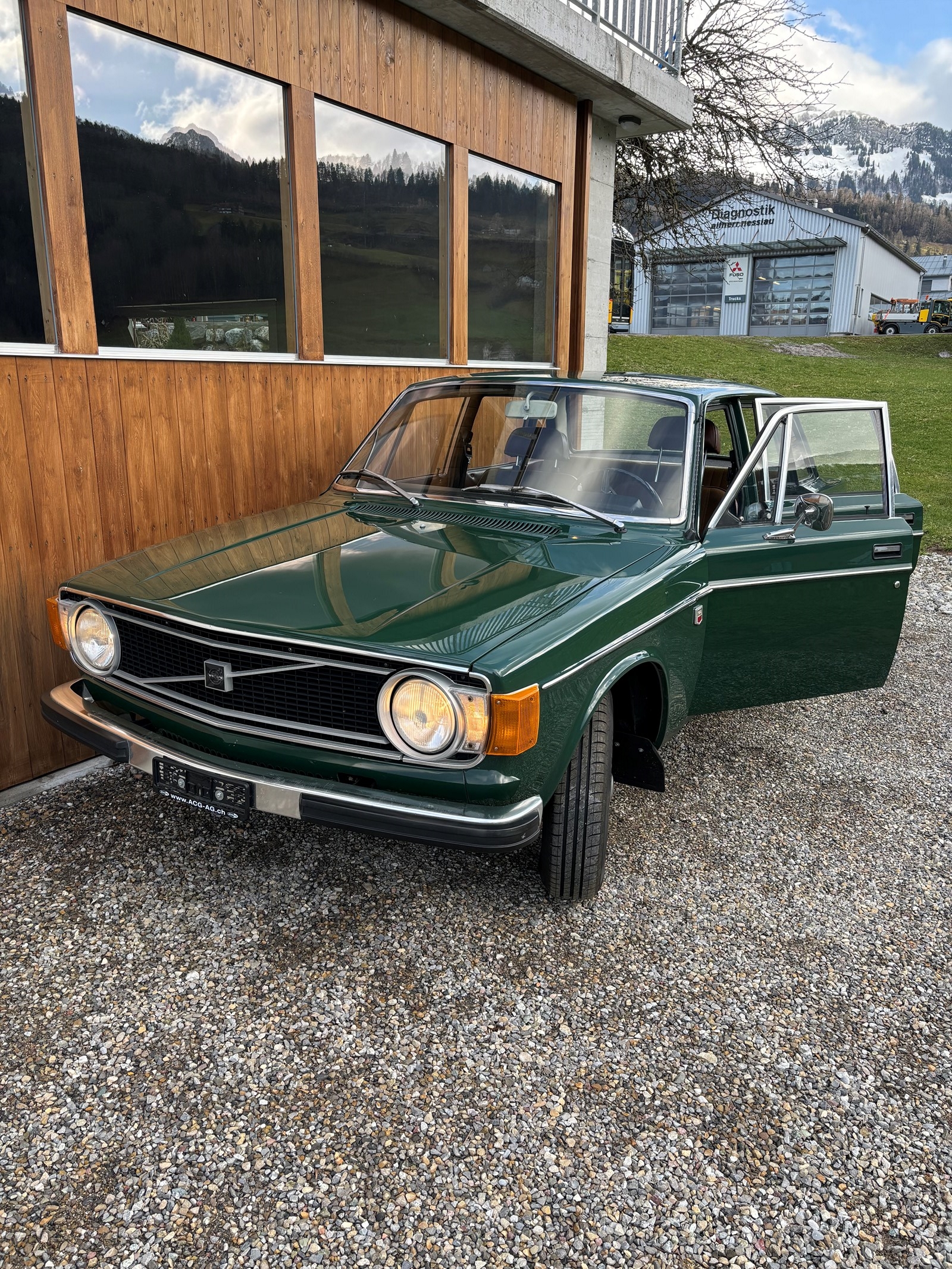 VOLVO 144