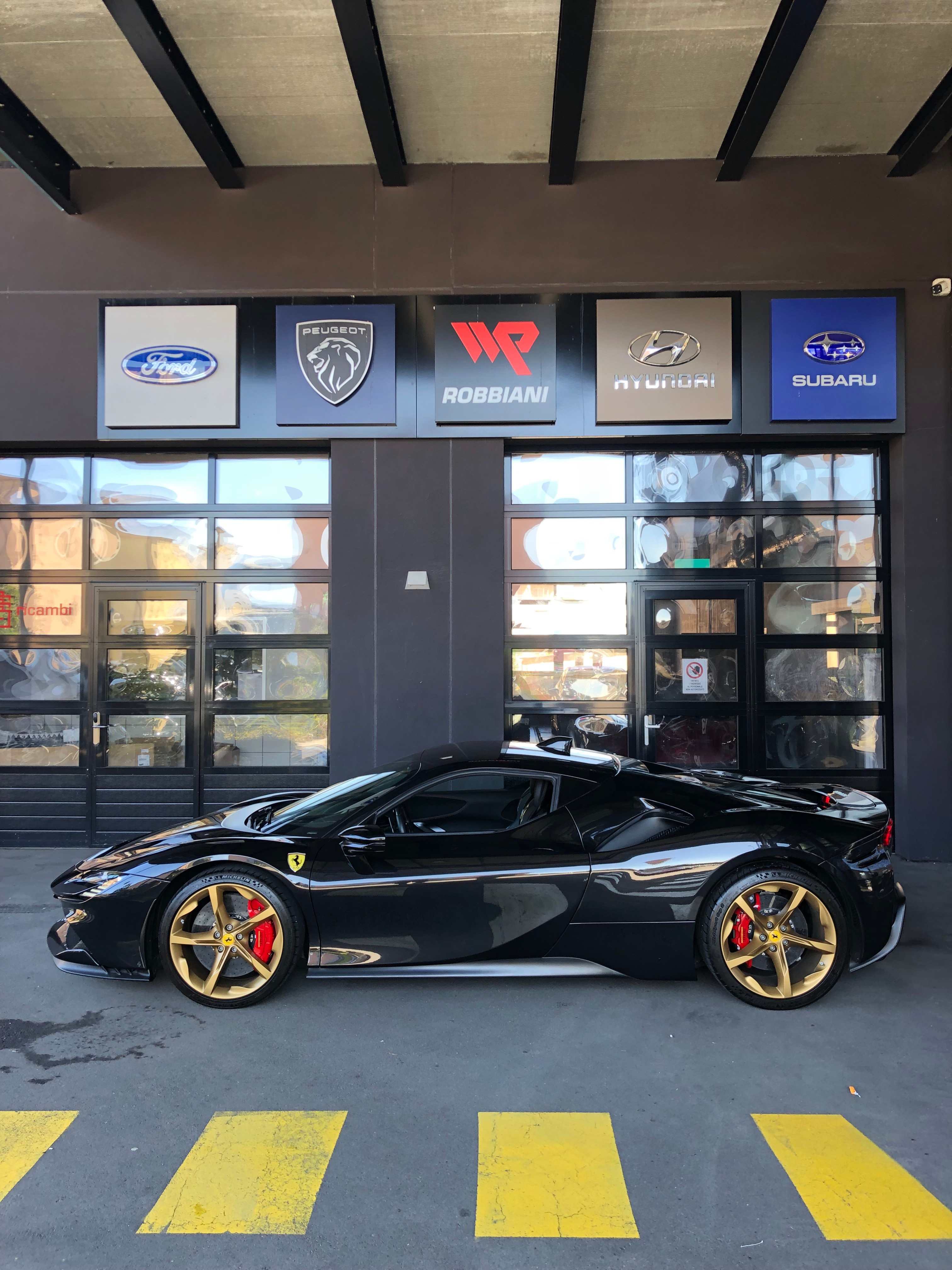 FERRARI SF90 Stradale