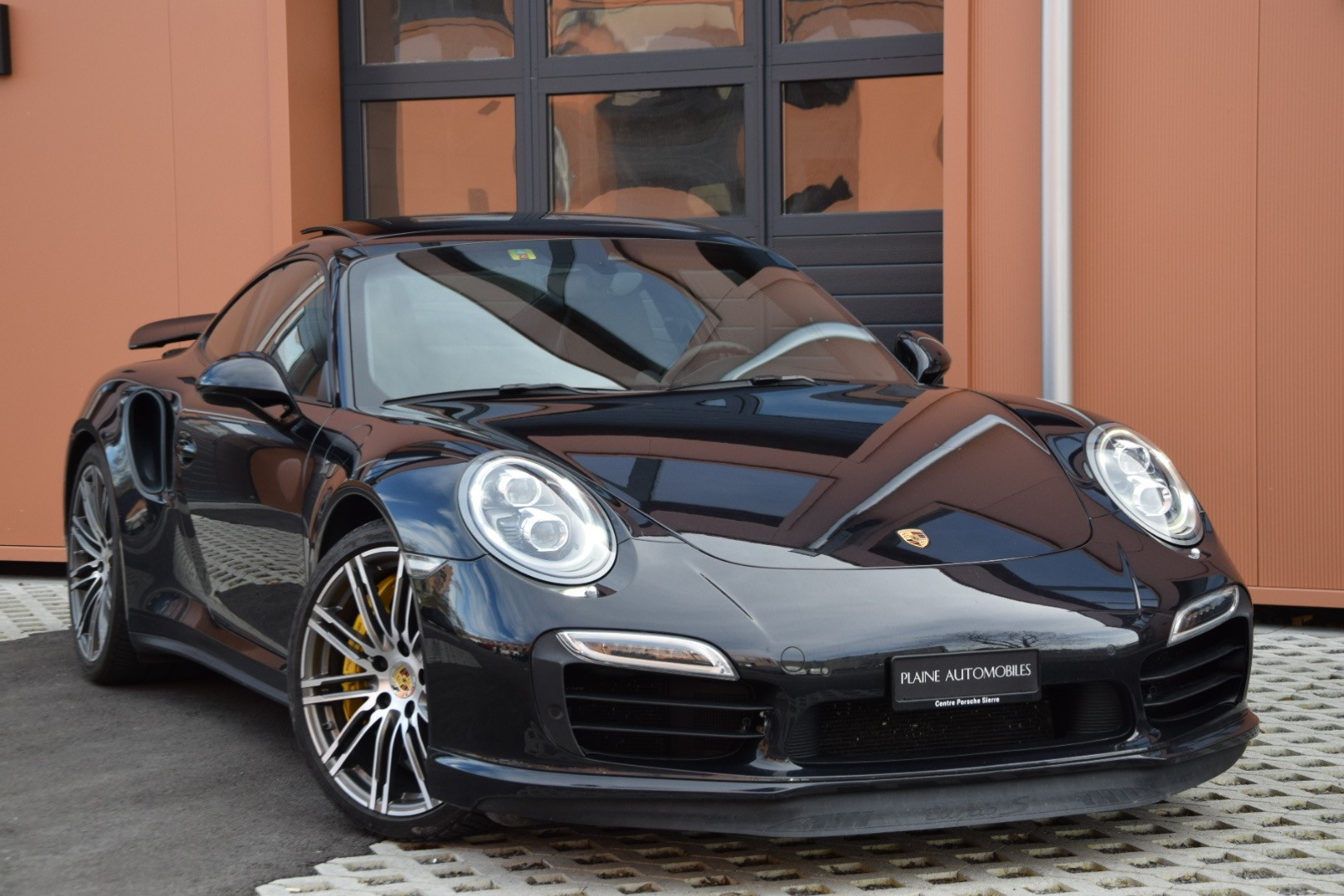 PORSCHE 911 Turbo S PDK