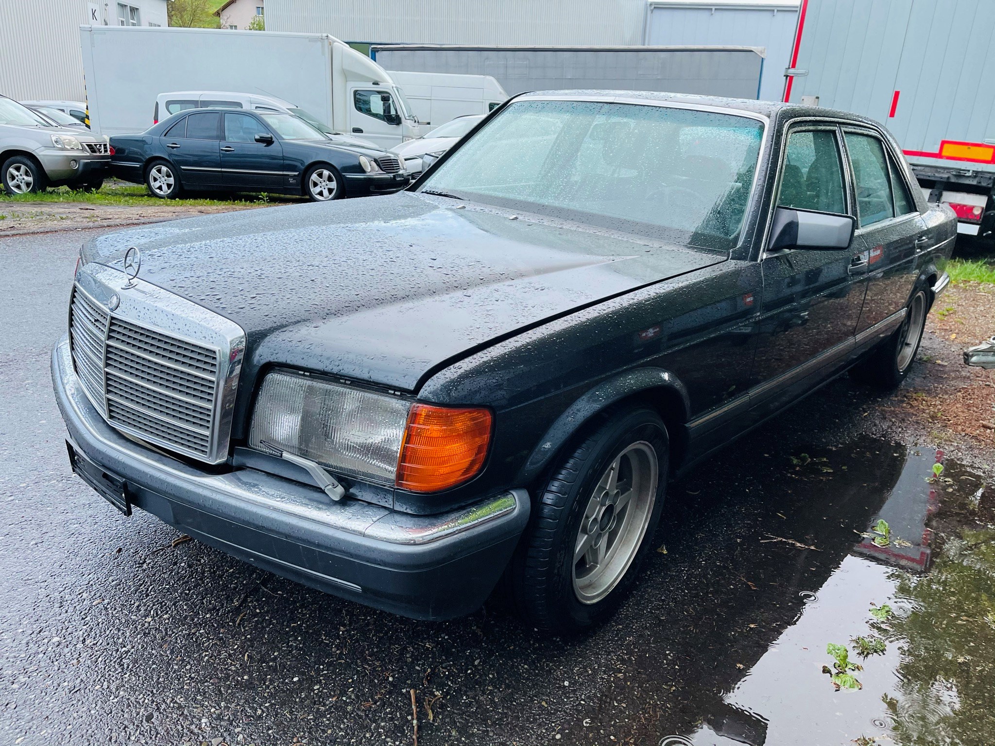 MERCEDES-BENZ 560 SE