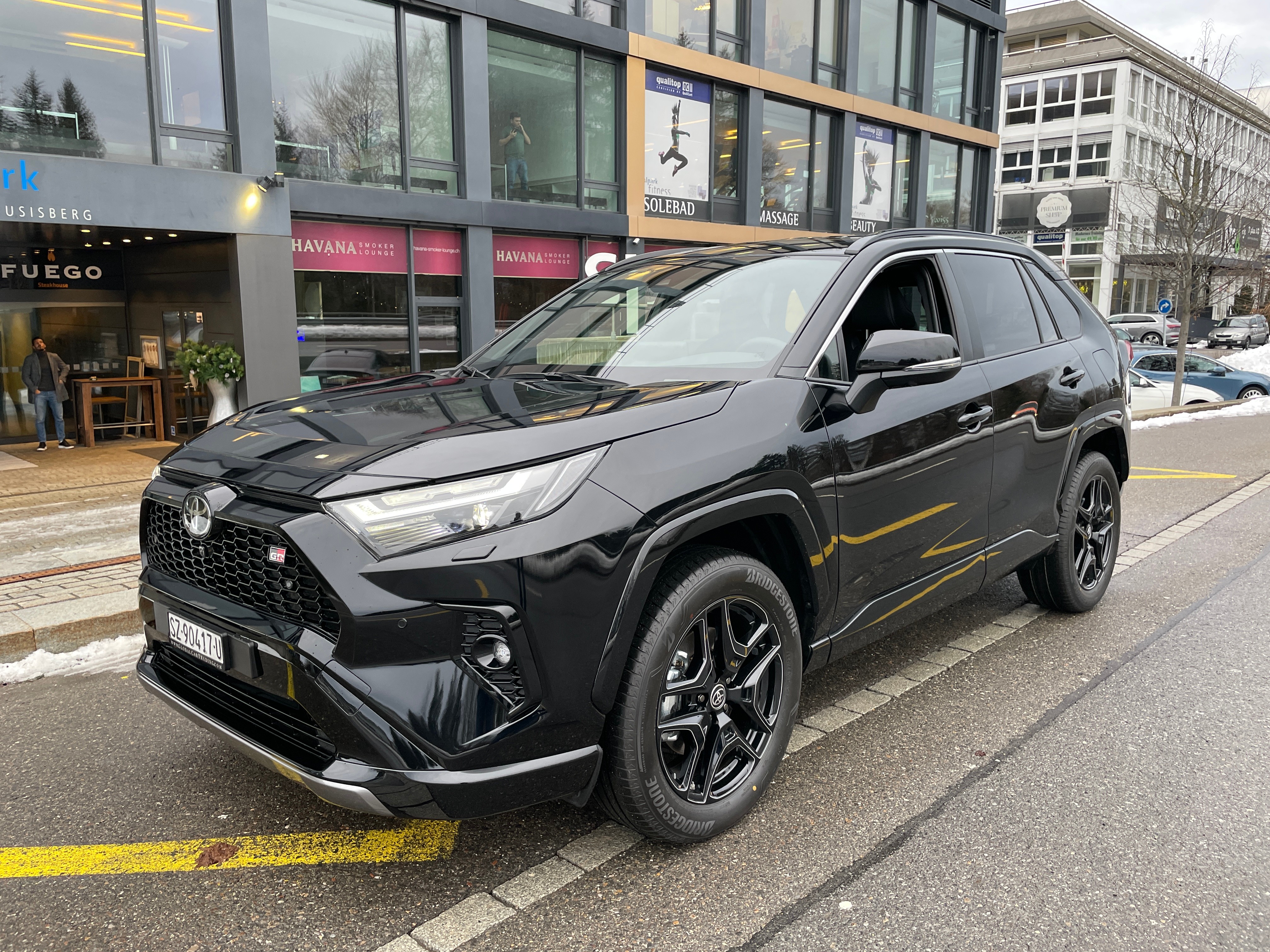 TOYOTA RAV-4 2.5 HSD GR Sport e-CVT 4WD mit Panoramaglasdach