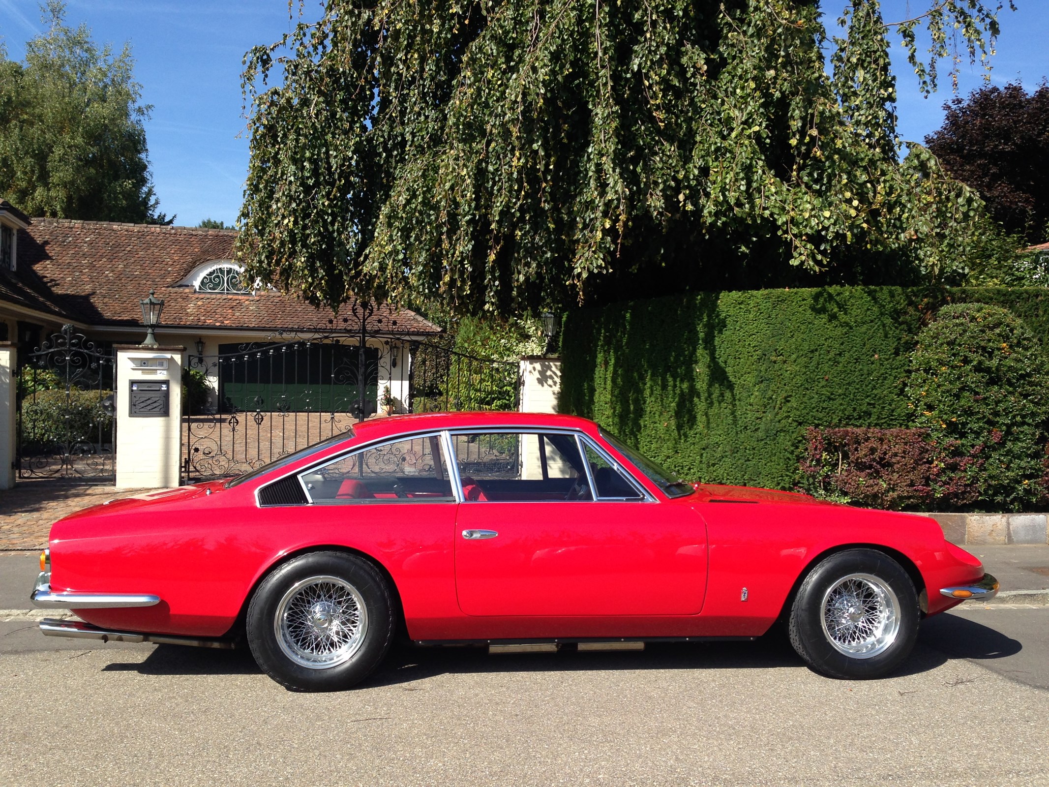 FERRARI 365 GT 2+2