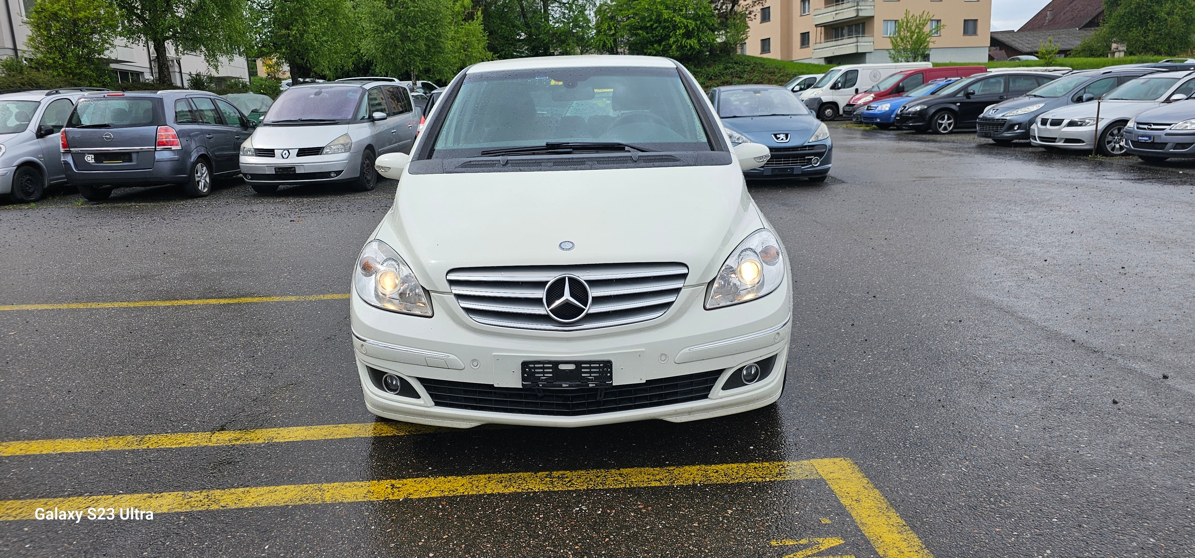 MERCEDES-BENZ B 200