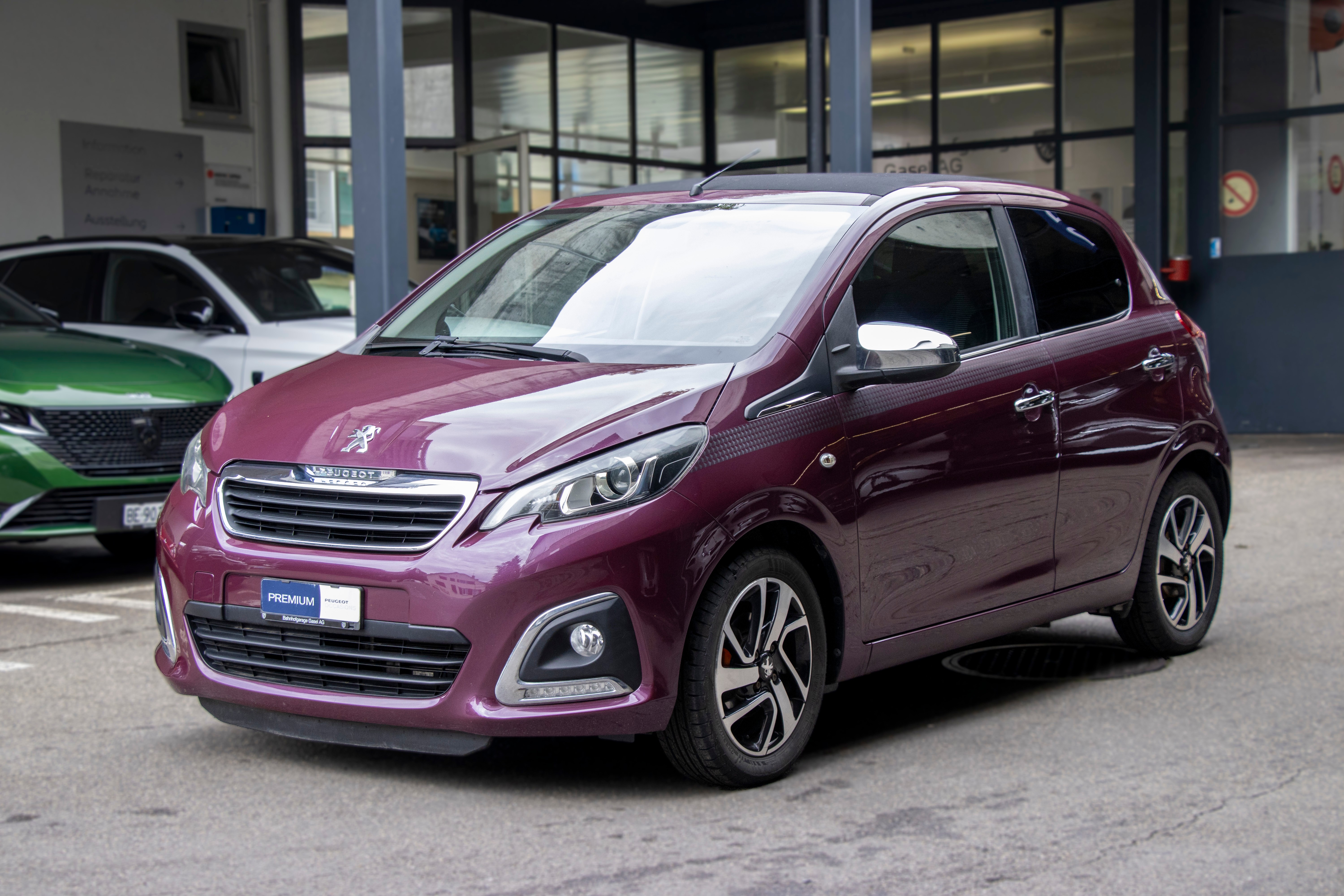 PEUGEOT 108 1.2 VTi Allure Top