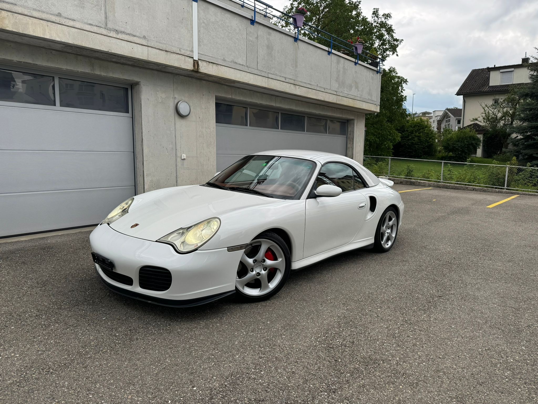 PORSCHE 911 Turbo