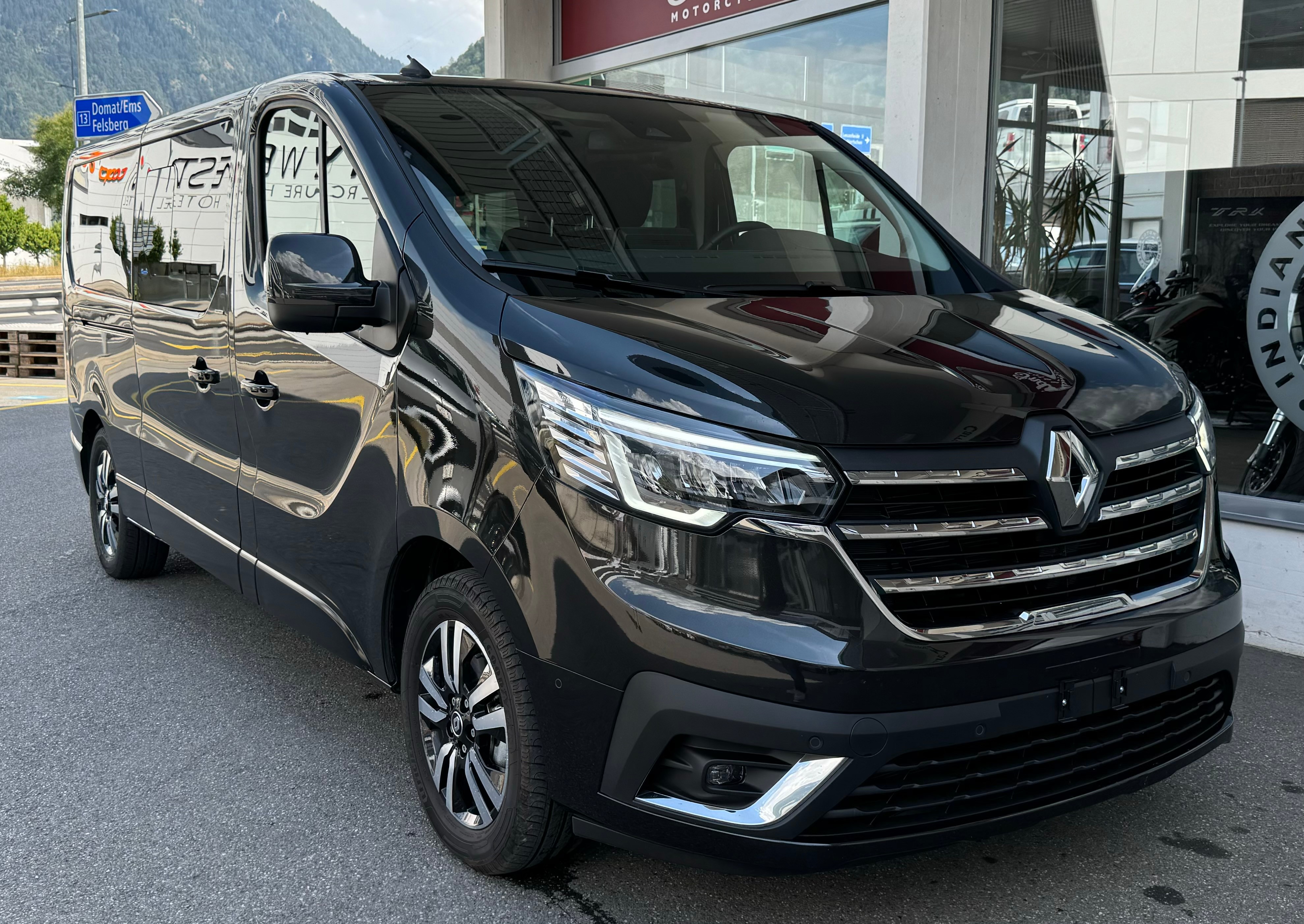 RENAULT Trafic Blue dCi 170 EDC Grand Spaceclass Pack Escapade