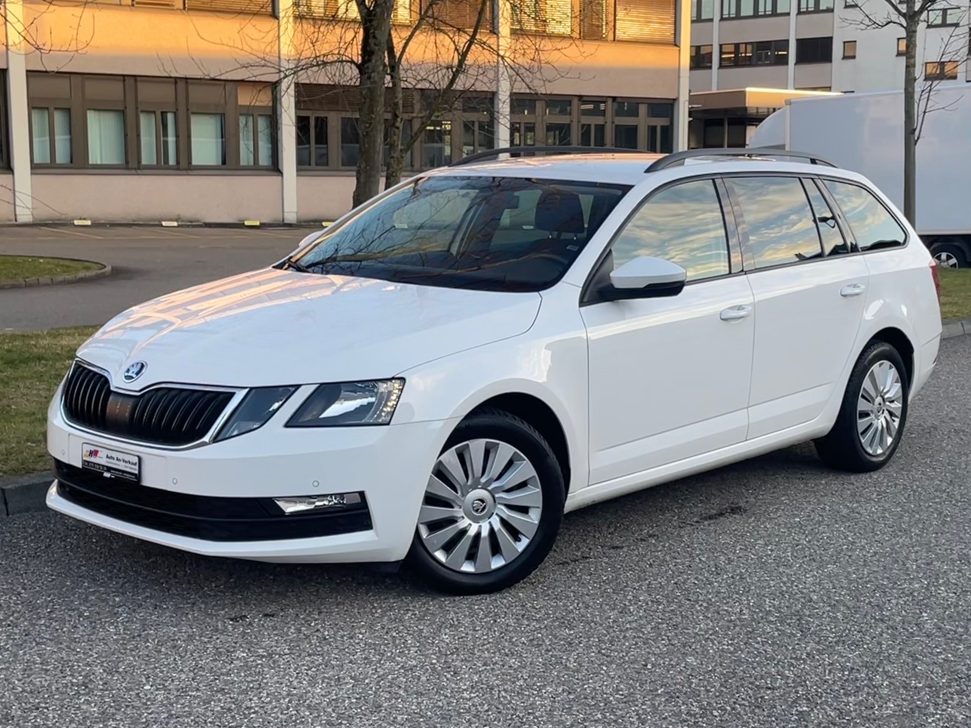 SKODA Octavia Combi 2.0 TDI Ambition 4x4 DSG AHK 2000kg