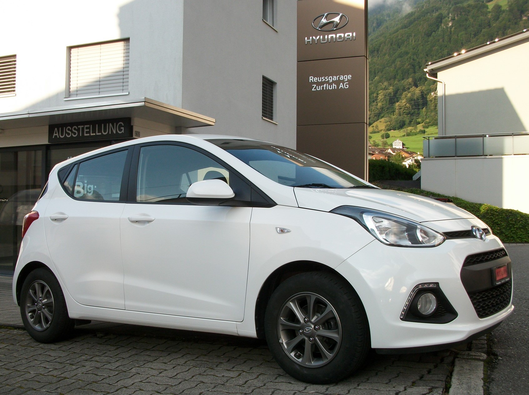 HYUNDAI i10 1.0 Amplia