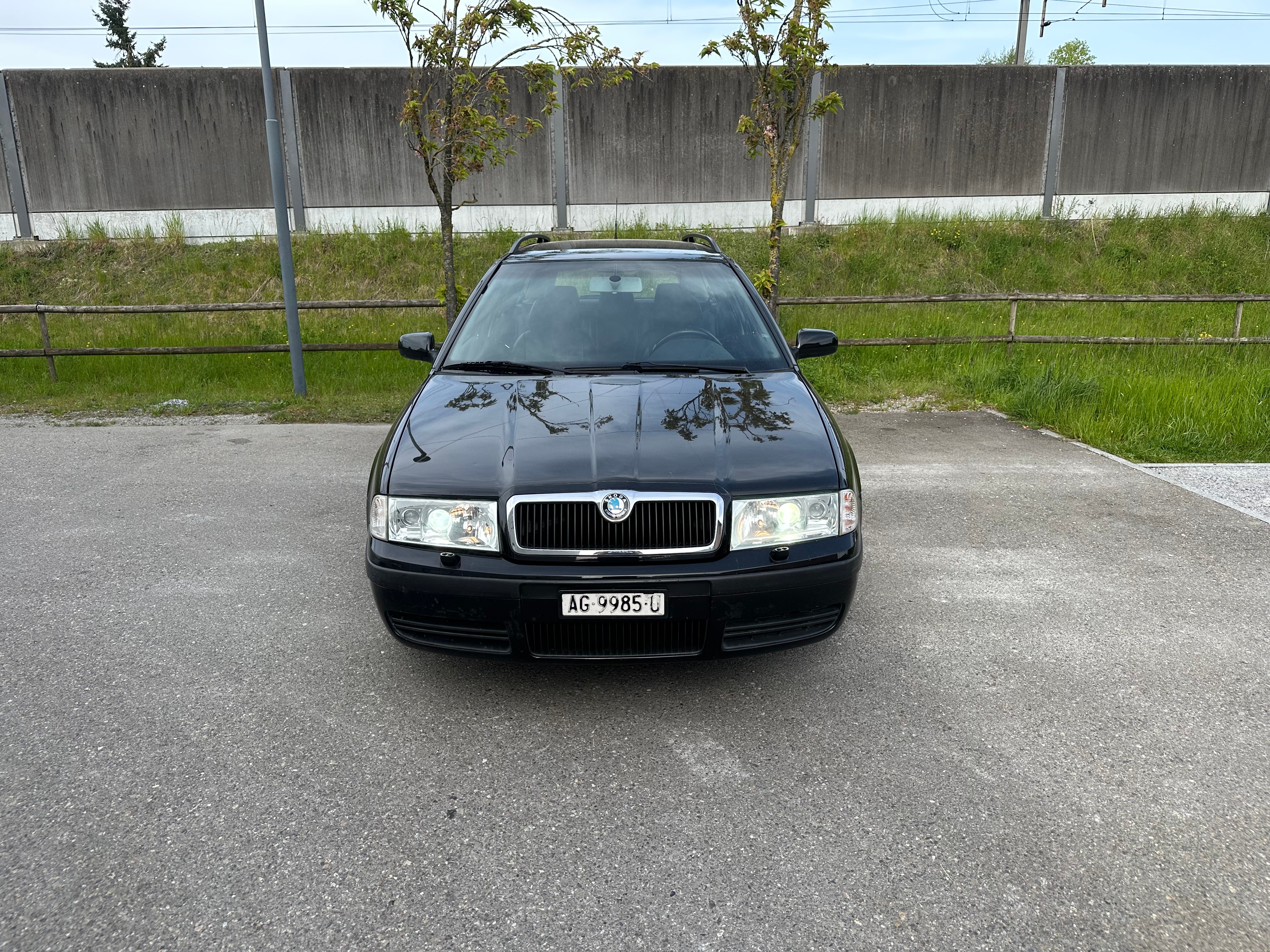 SKODA Octavia 1.8 Turbo Laurin & Klement