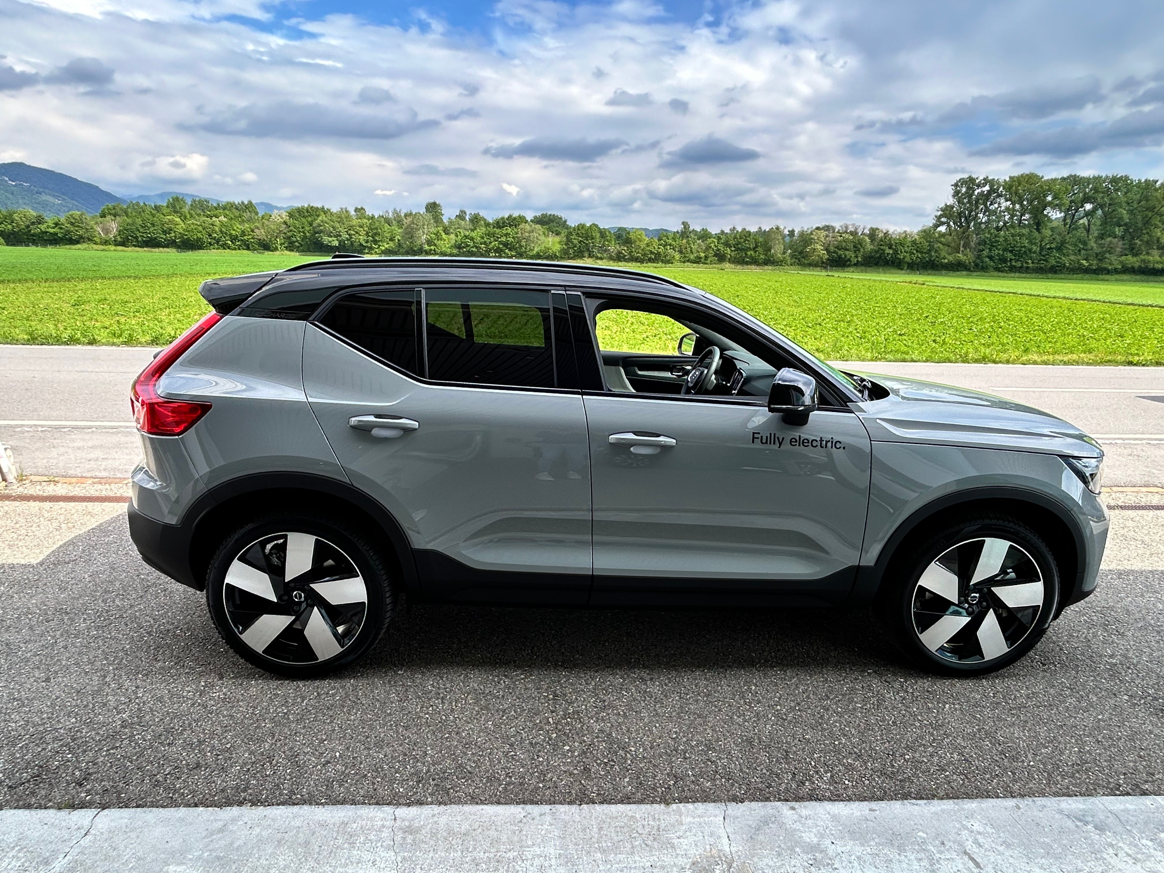 VOLVO XC40 Recharge E80 82kWh Plus RWD