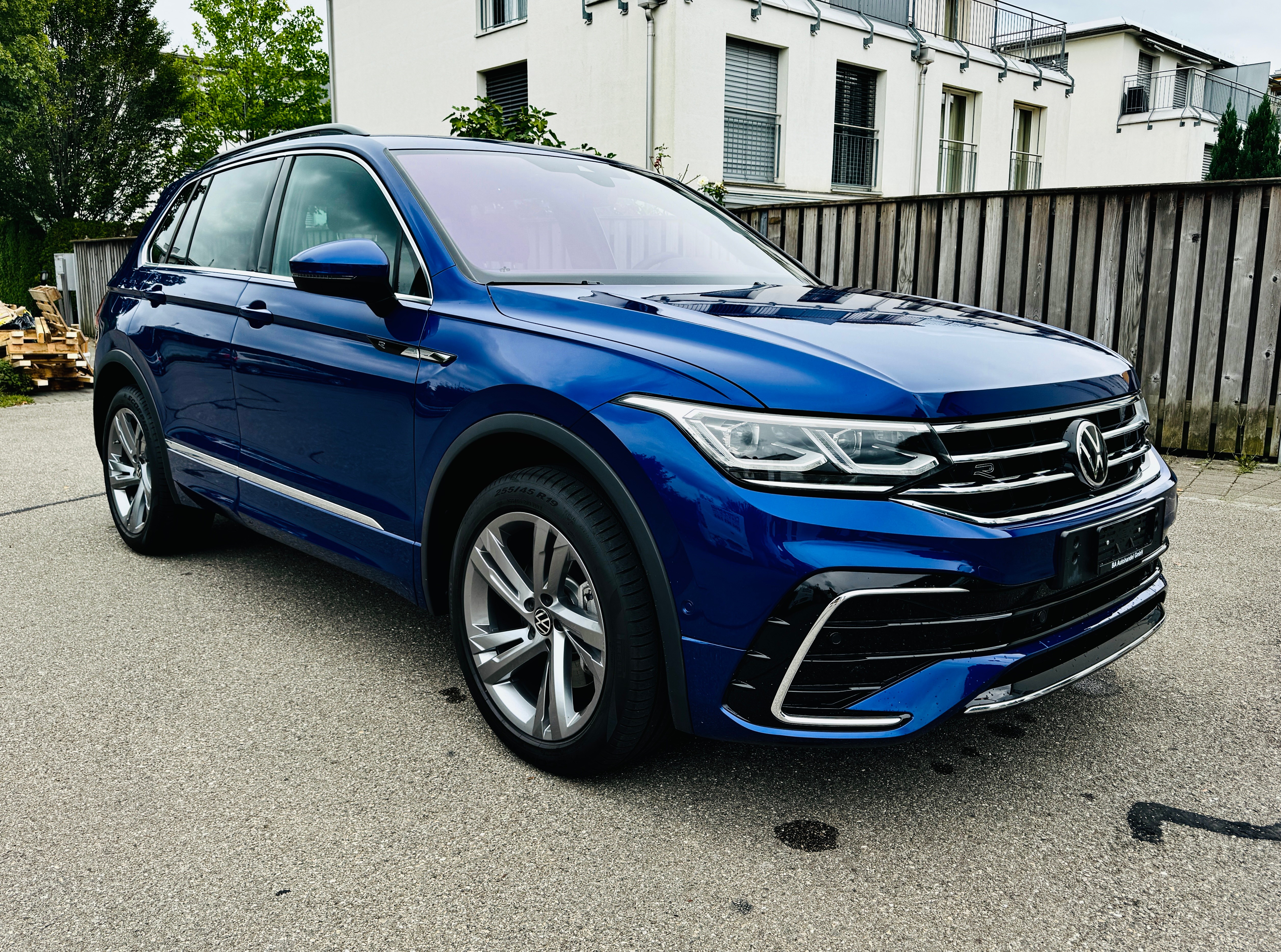 VW TIGUAN 2.0 TDI SCR R-LINE 4MOTION DSG*5 JAHRE HERSTELLERGARANTIE*VOLLLEDER*8FACH BEREIFT*EL. PANORAMA-GLASSCHIEBEDACH*