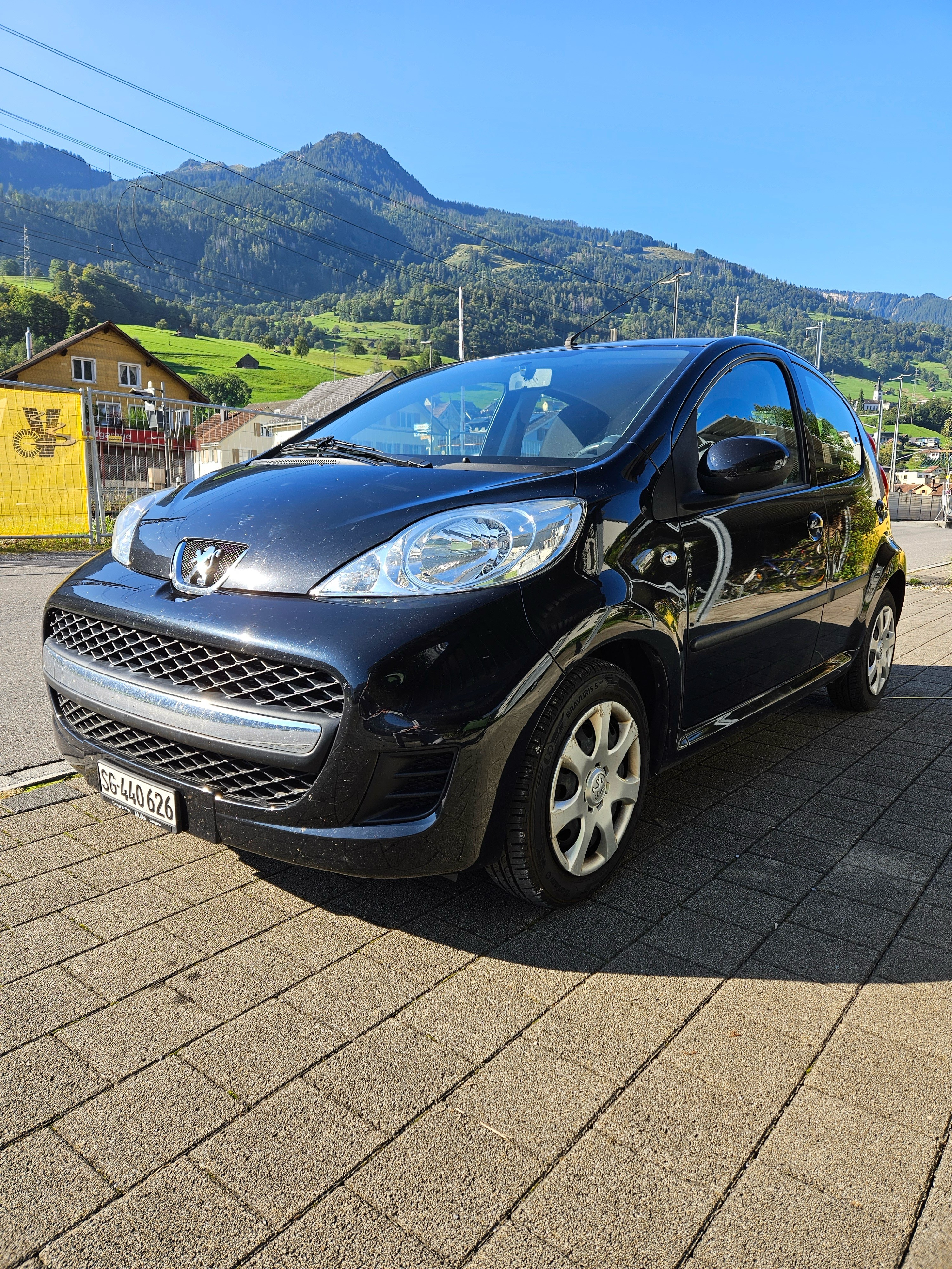 PEUGEOT 107 1.0 Swiss Edition