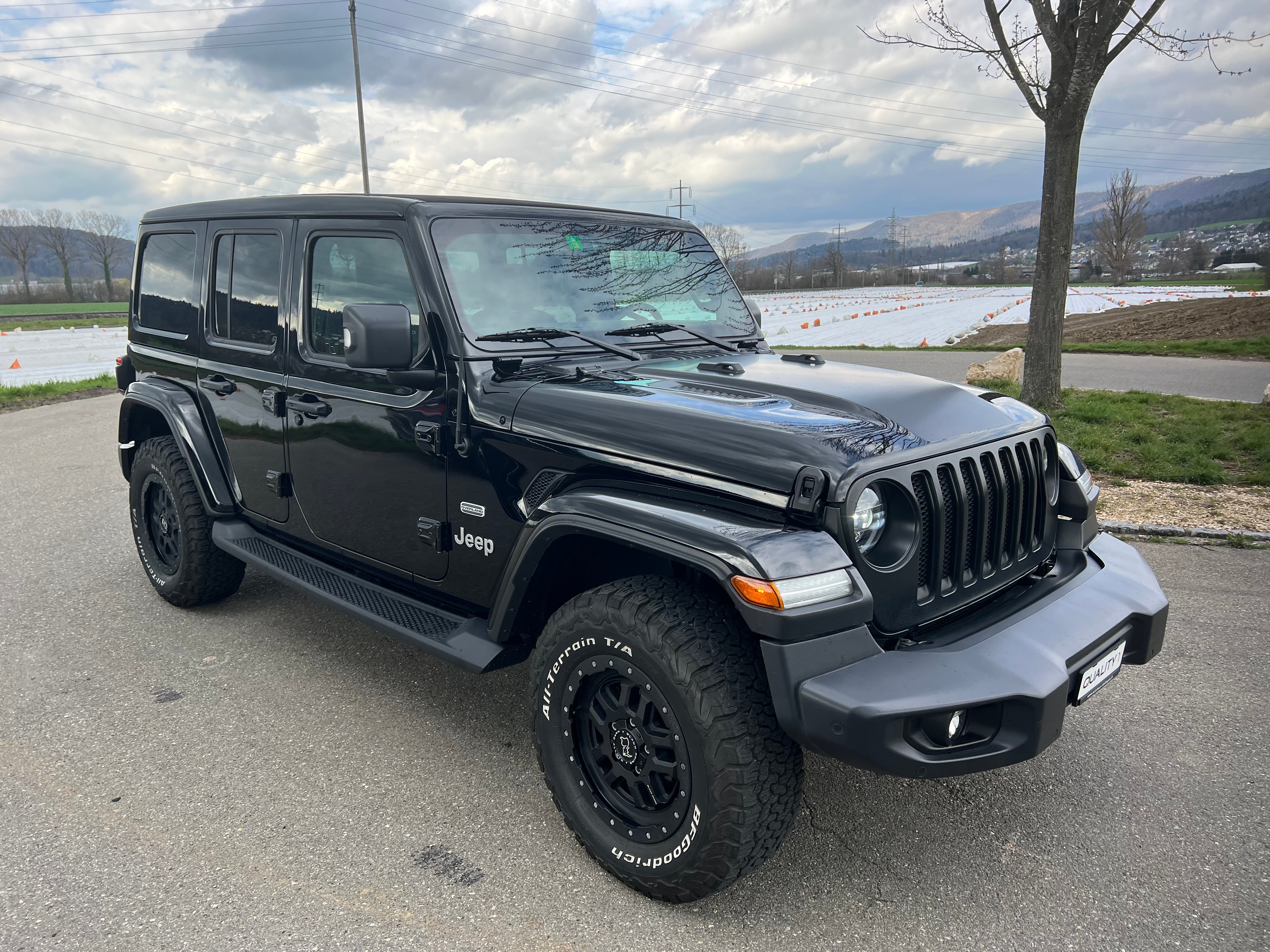 JEEP Wrangler 2.0 Unlimited Sahara Automatic-CH-FAHRZEUG