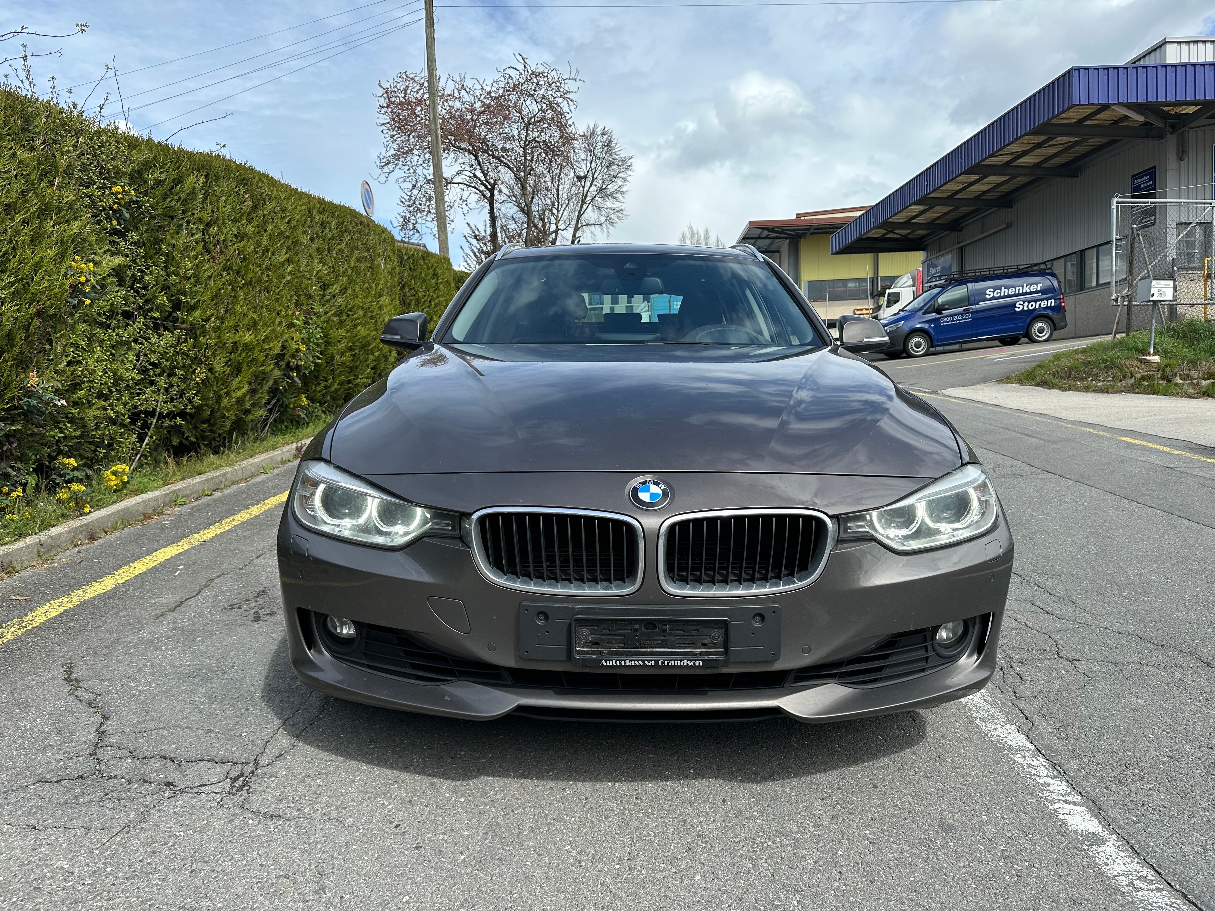 BMW 330