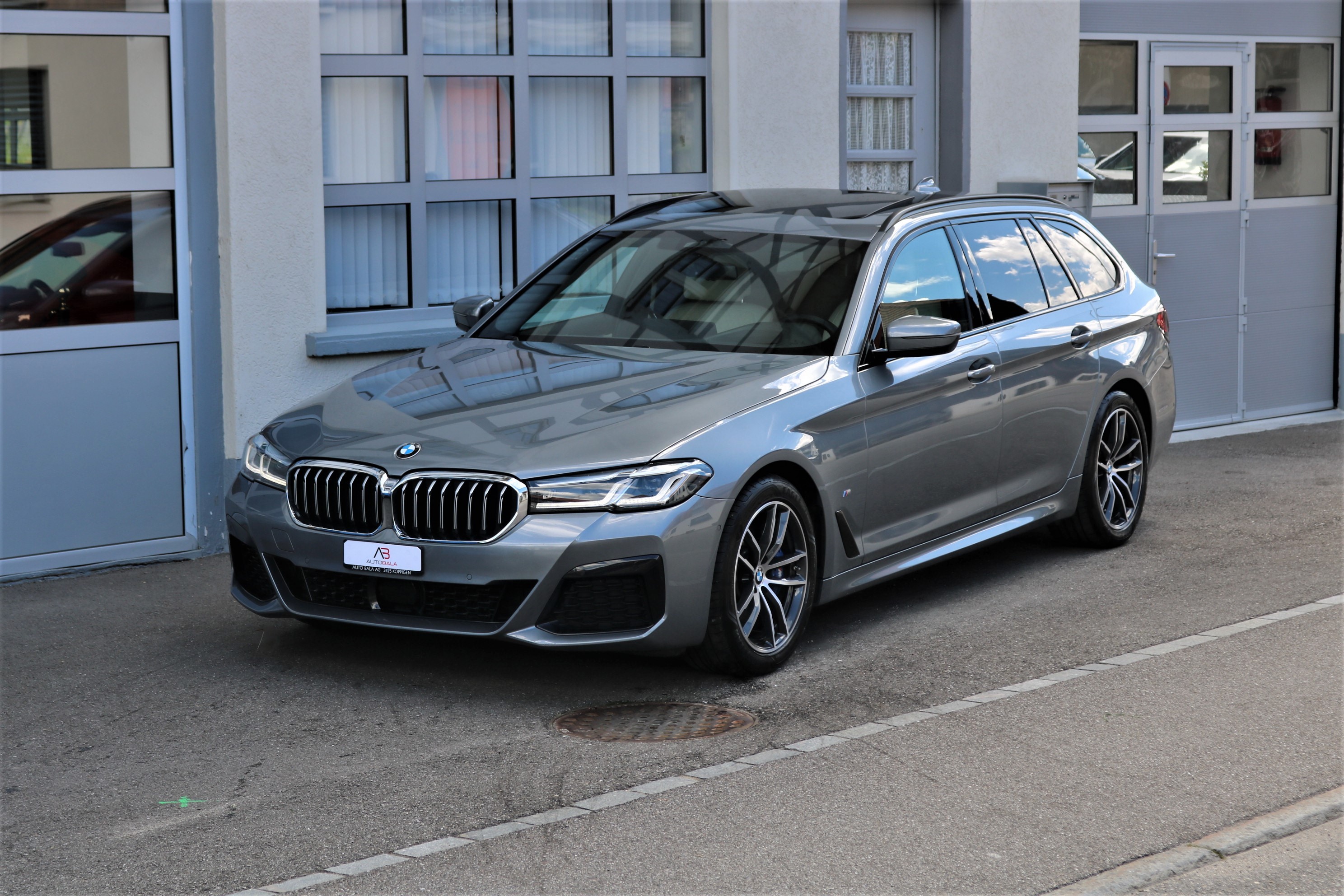 BMW 520d xDrive 48V Touring M Sport Steptronic (CH) + AHK 2.0T