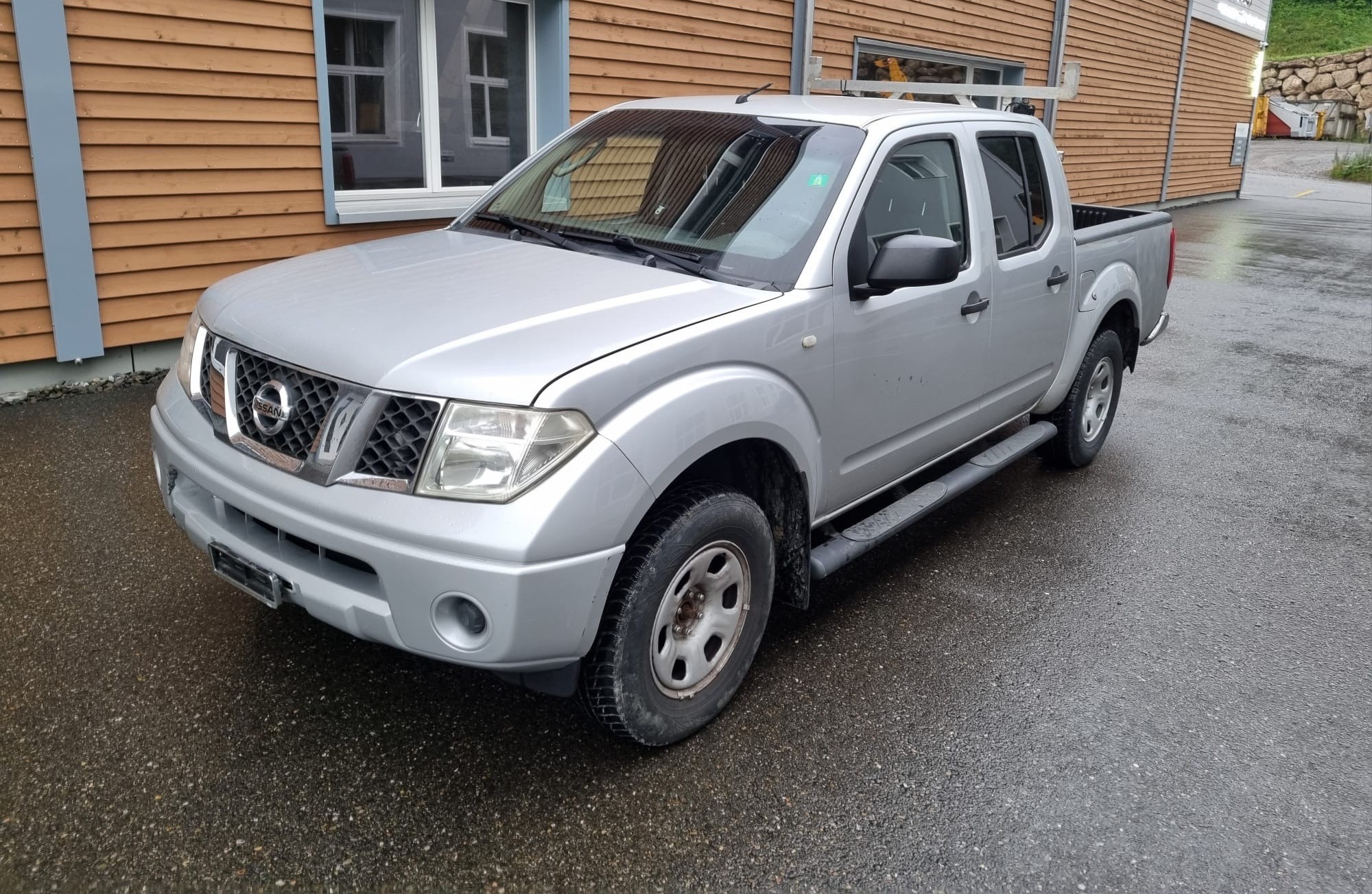 NISSAN Navara Double Cab XE 2.5 dCi 4WD